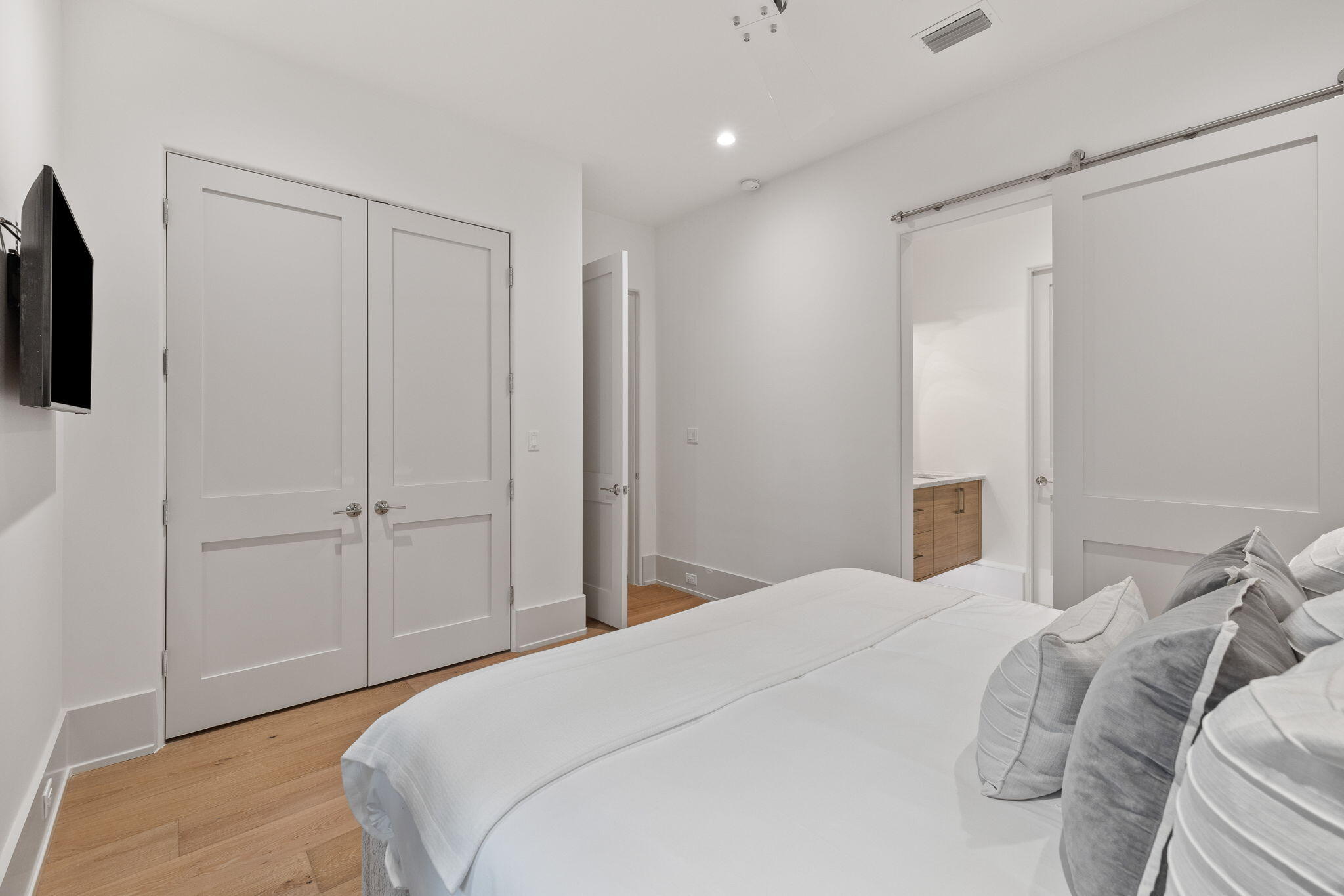 208 Sand Oaks Circle