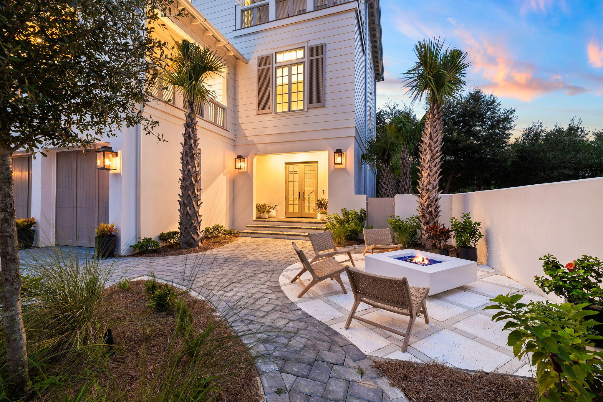 208 Sand Oaks Circle