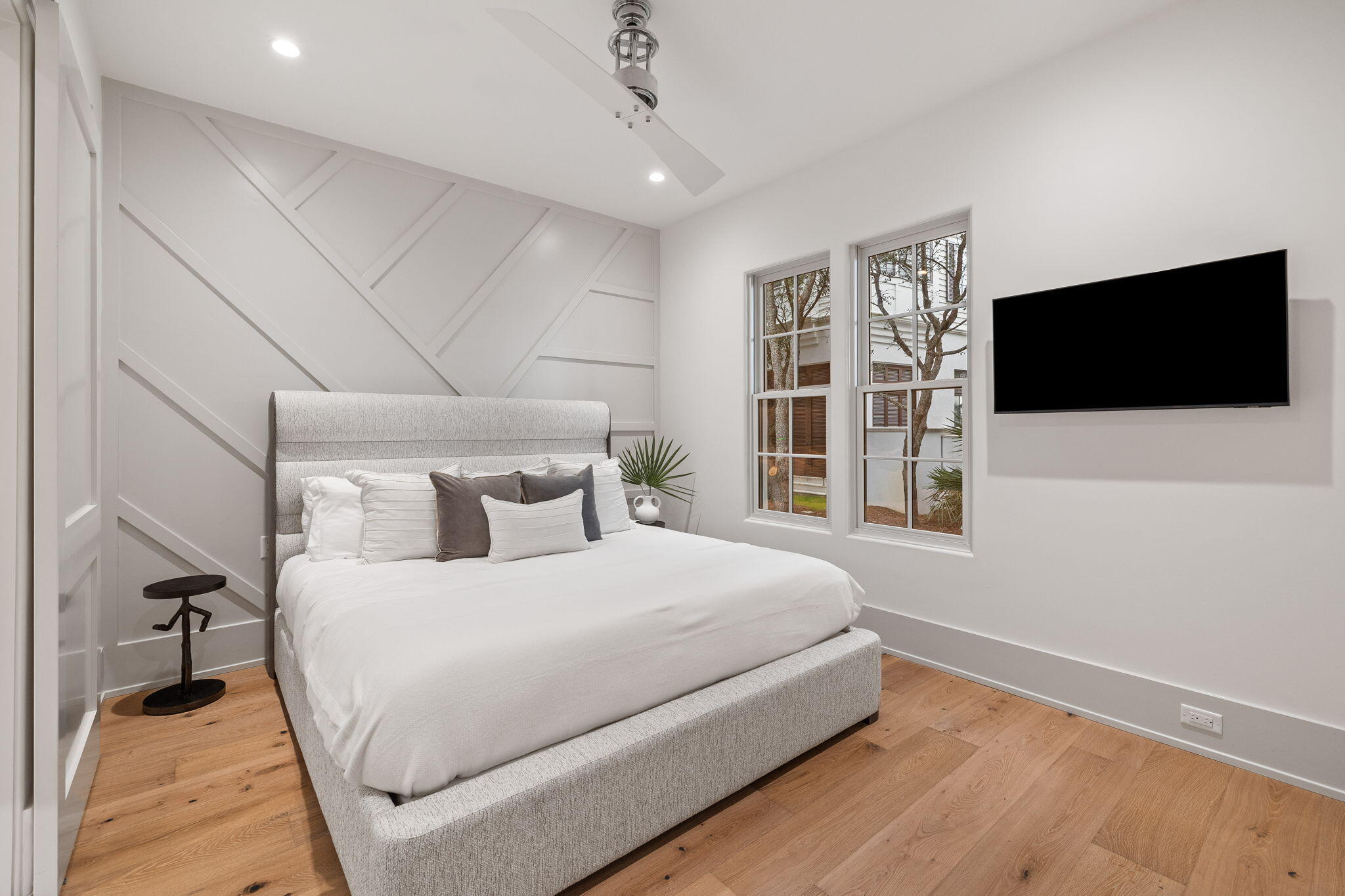 208 Sand Oaks Circle