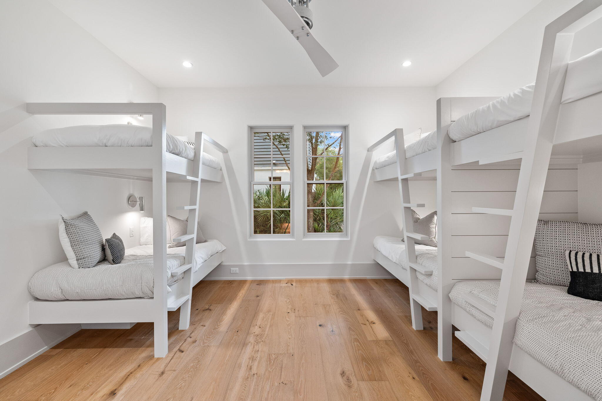 208 Sand Oaks Circle