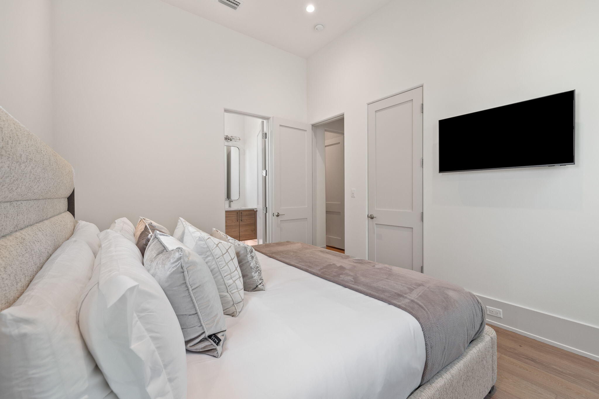 208 Sand Oaks Circle