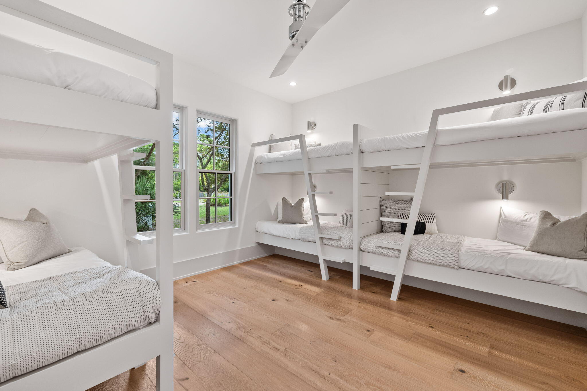 208 Sand Oaks Circle