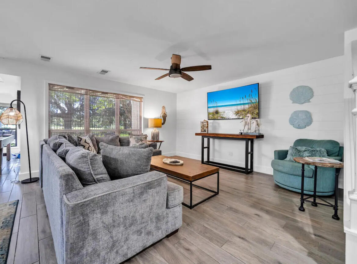 736 Sandpiper Drive, 10525