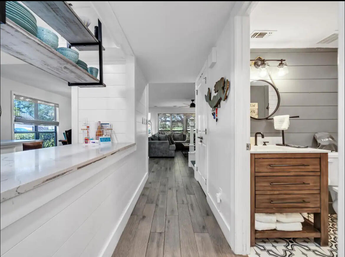 736 Sandpiper Drive, 10525