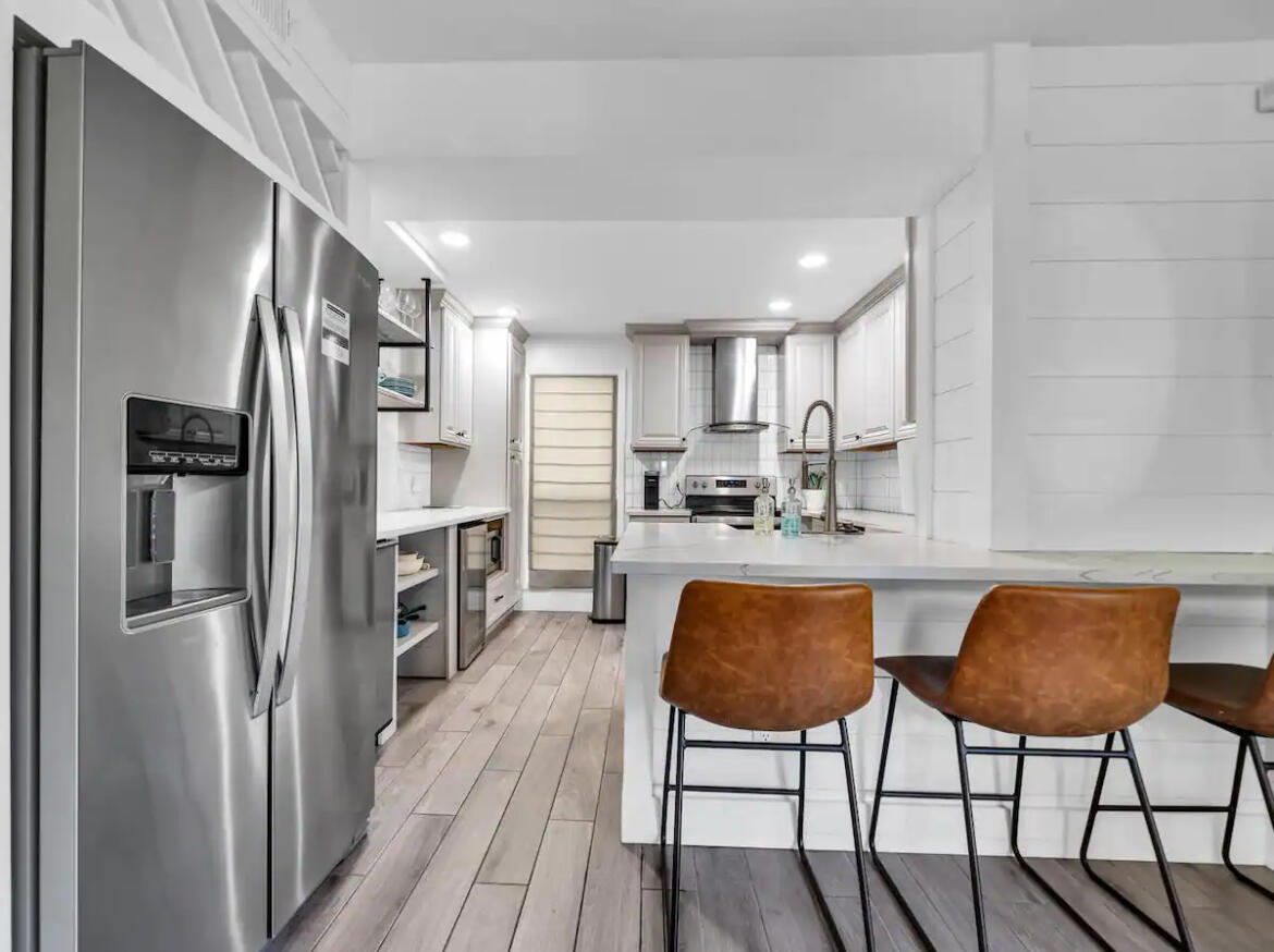 736 Sandpiper Drive, 10525