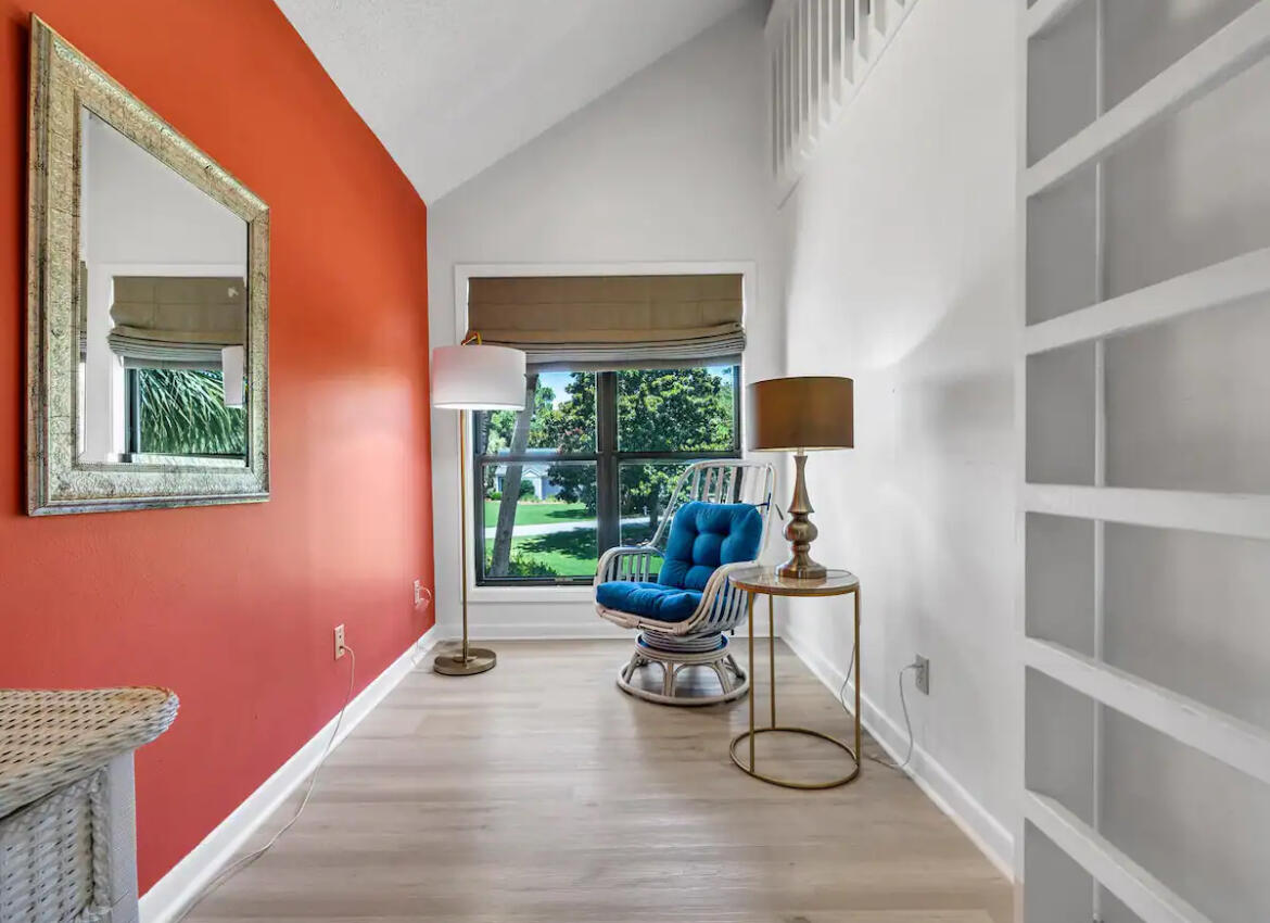 736 Sandpiper Drive, 10525