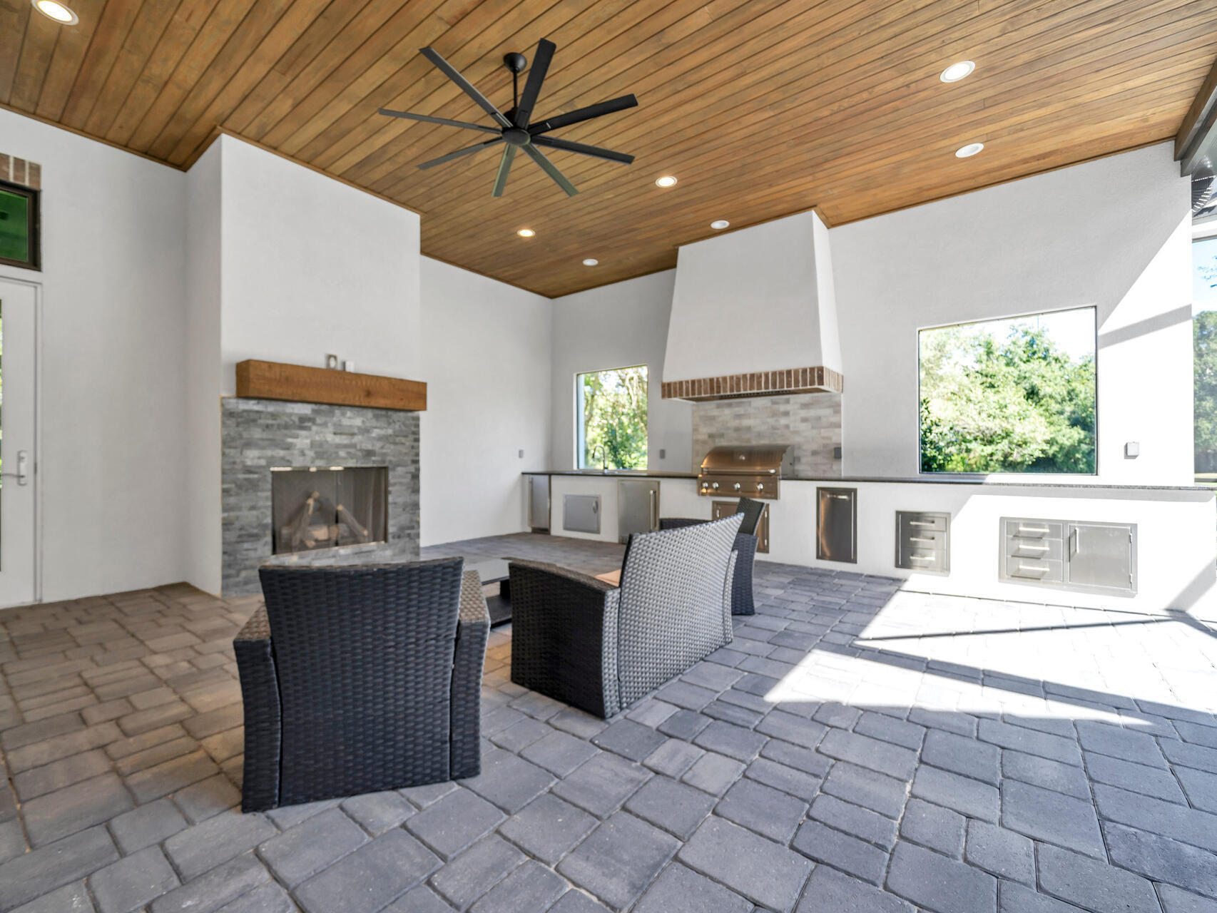 3526 Burnt Pine Lane