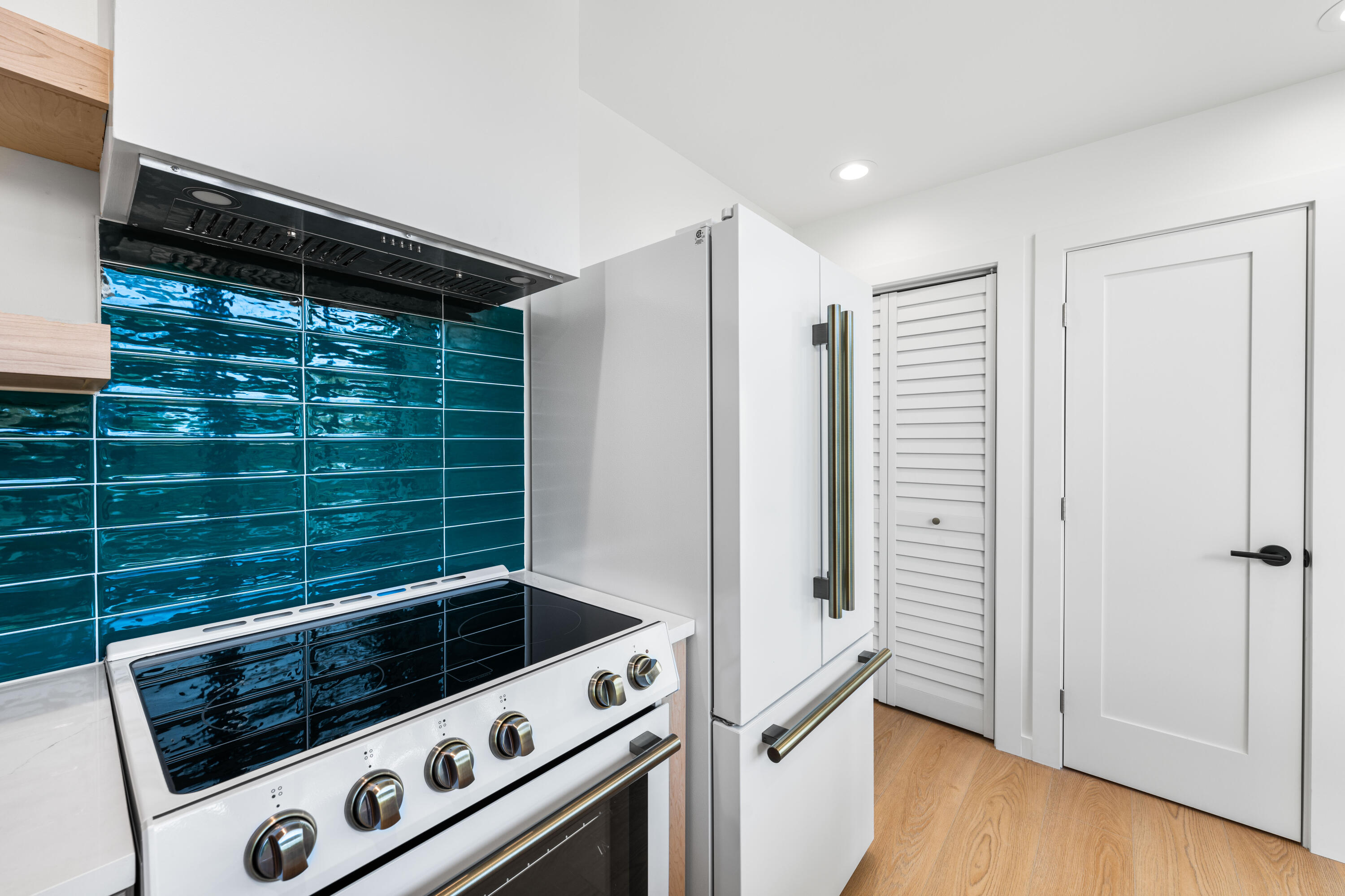 1305 N County Highway 393 N