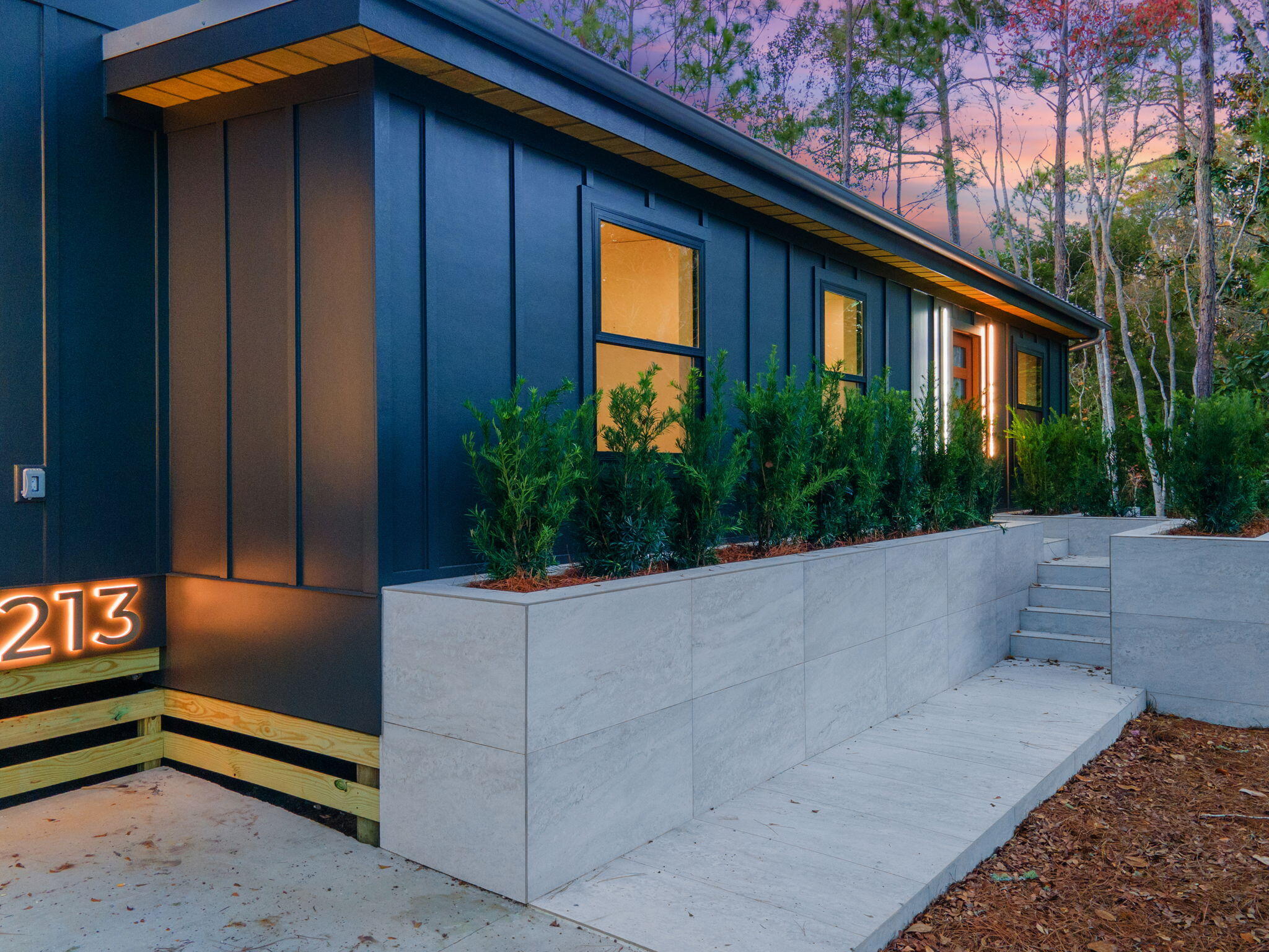 1213 N County Hwy 393