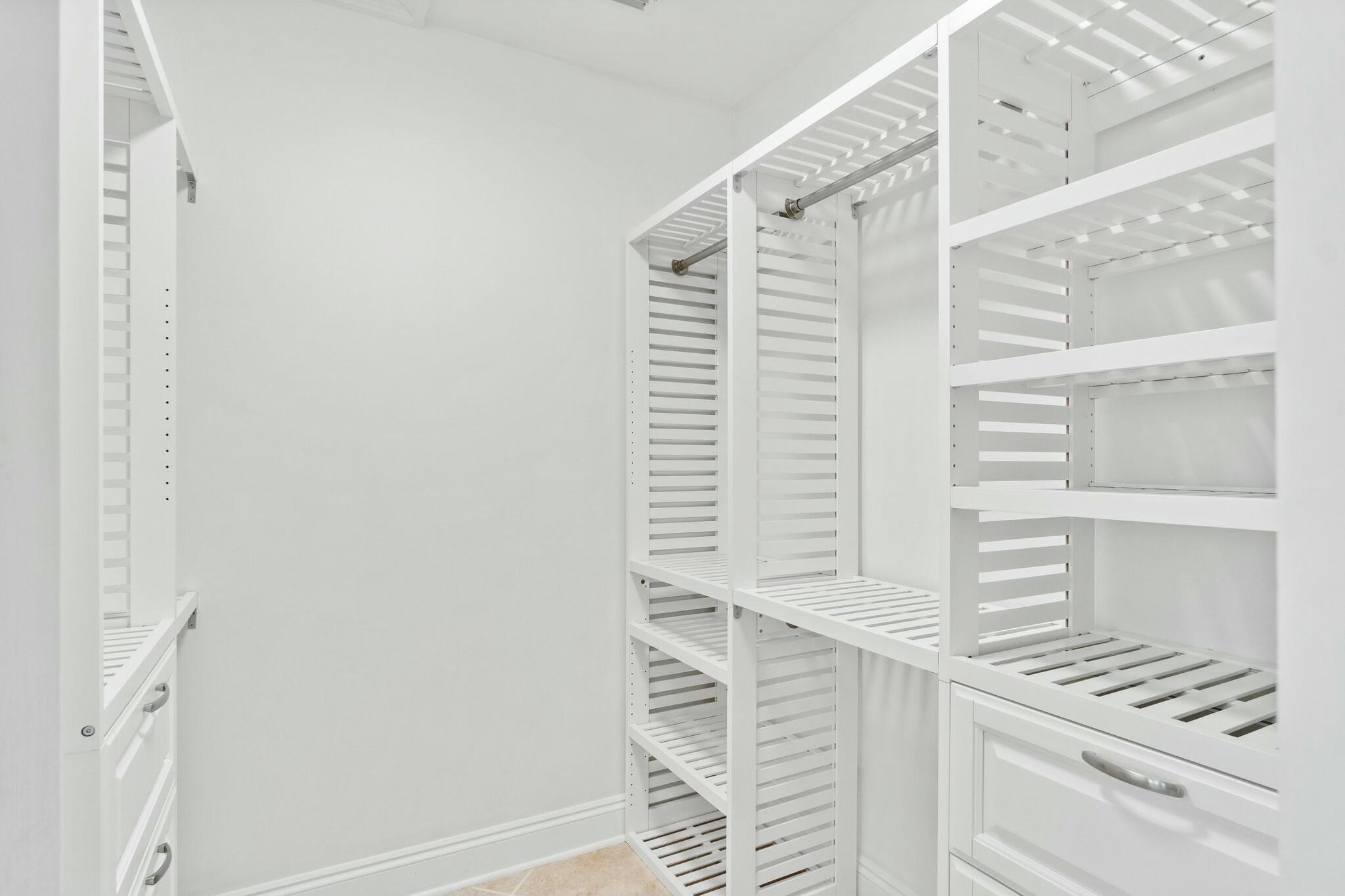 7009 N Lagoon Drive, UNIT 102