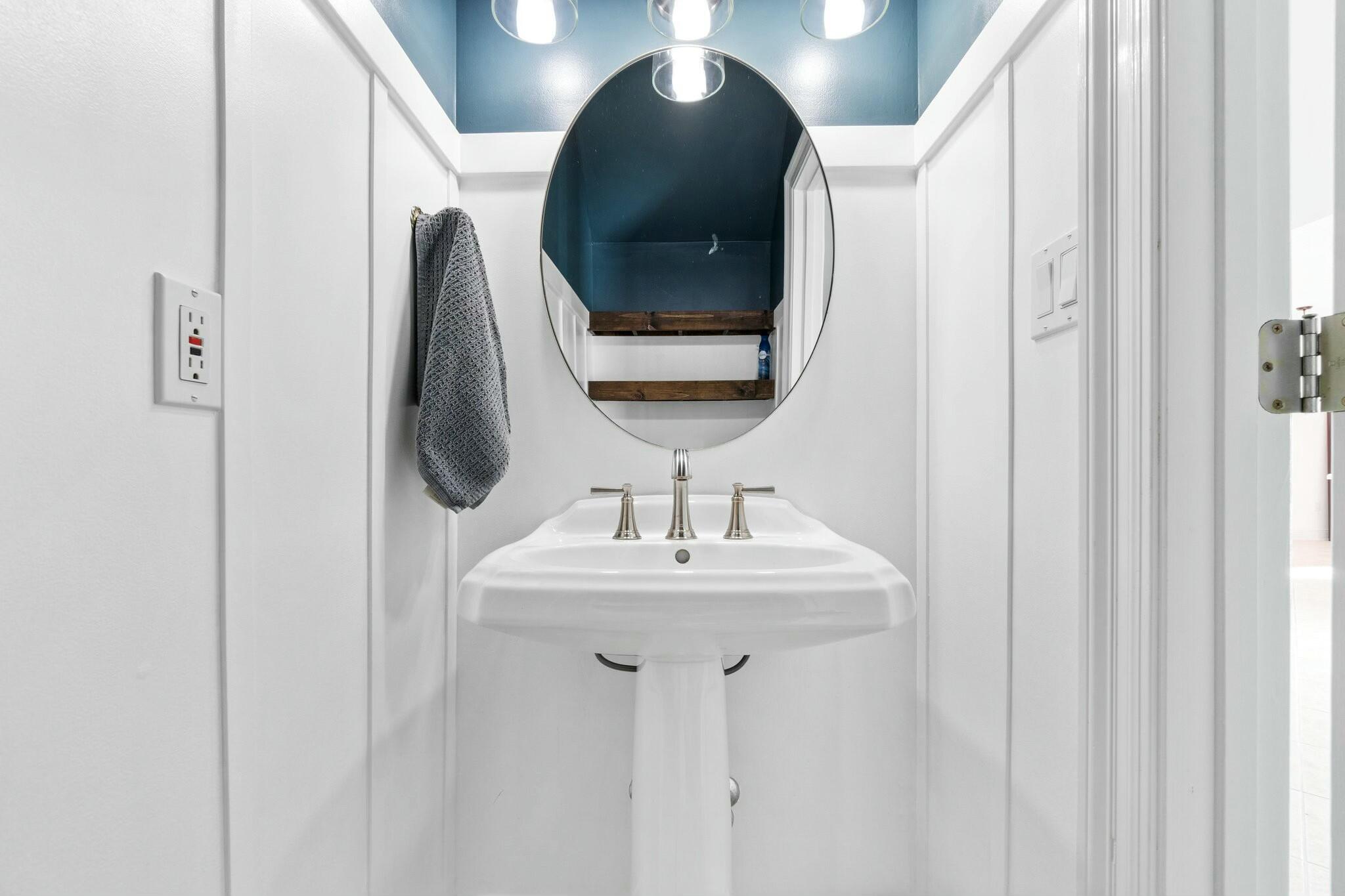 7009 N Lagoon Drive, UNIT 102