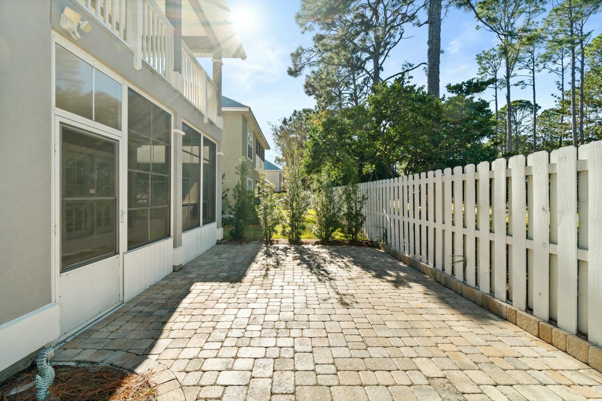 7009 N Lagoon Drive, UNIT 102