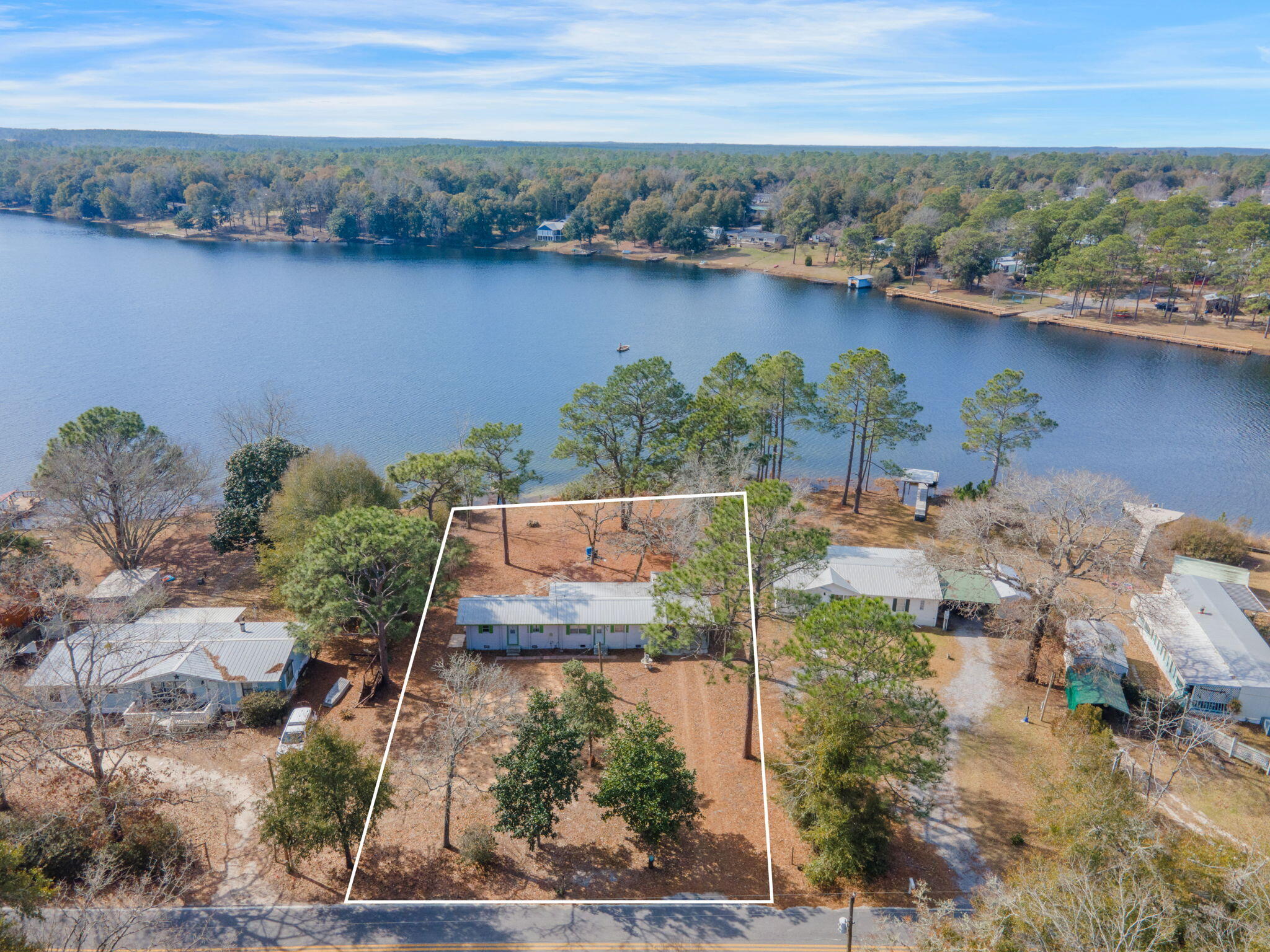 582 Paradise Island Drive Drive, DeFuniak Springs