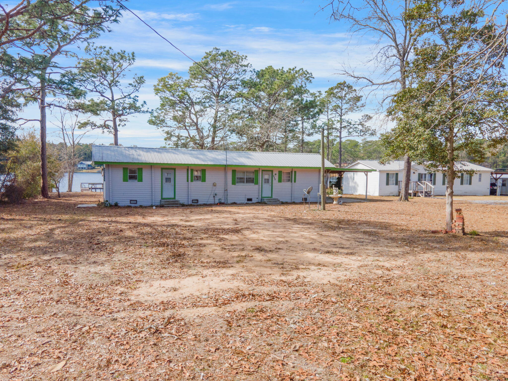 582 Paradise Island Drive Drive, DeFuniak Springs