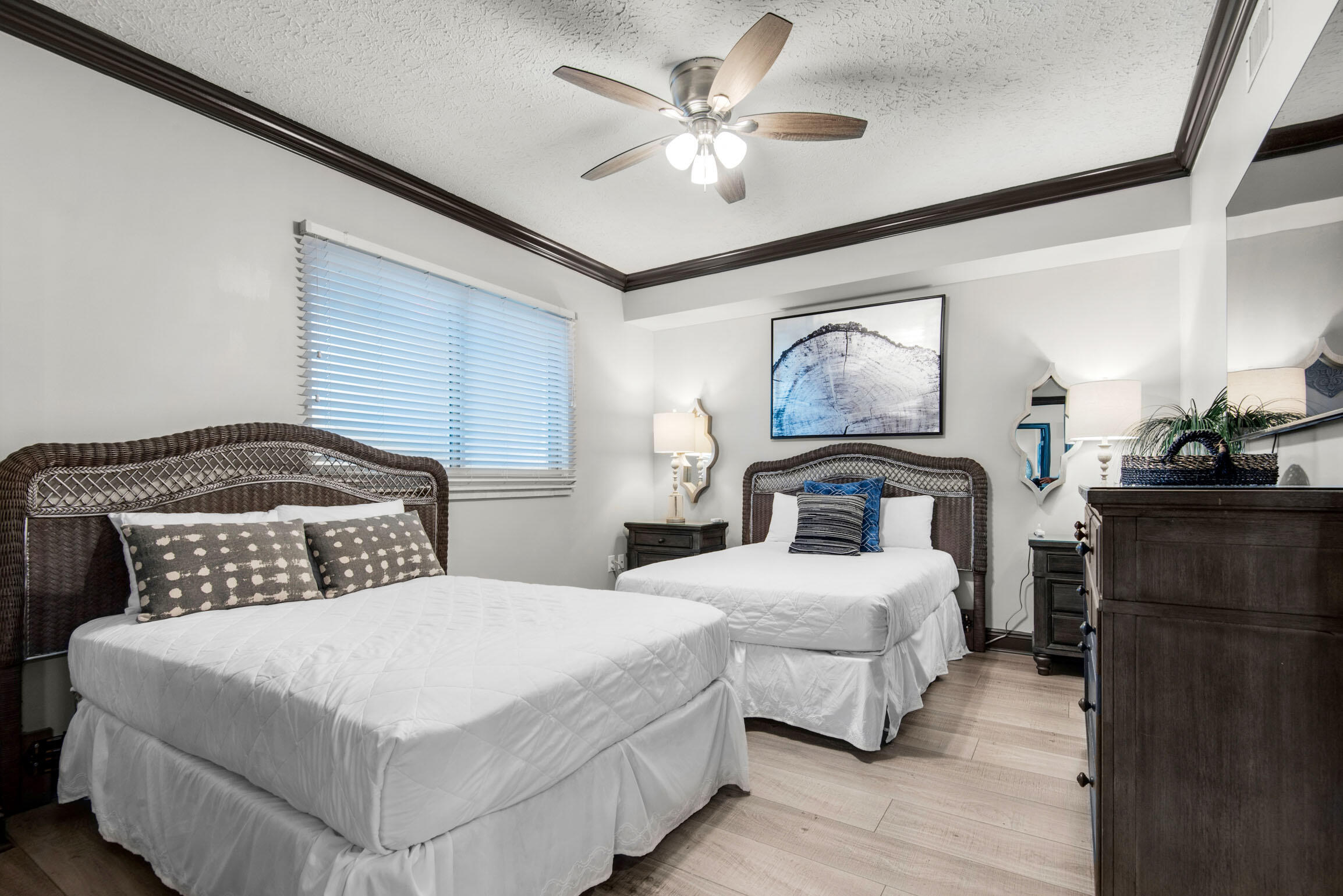 7115 Thomas Drive, UNIT 901