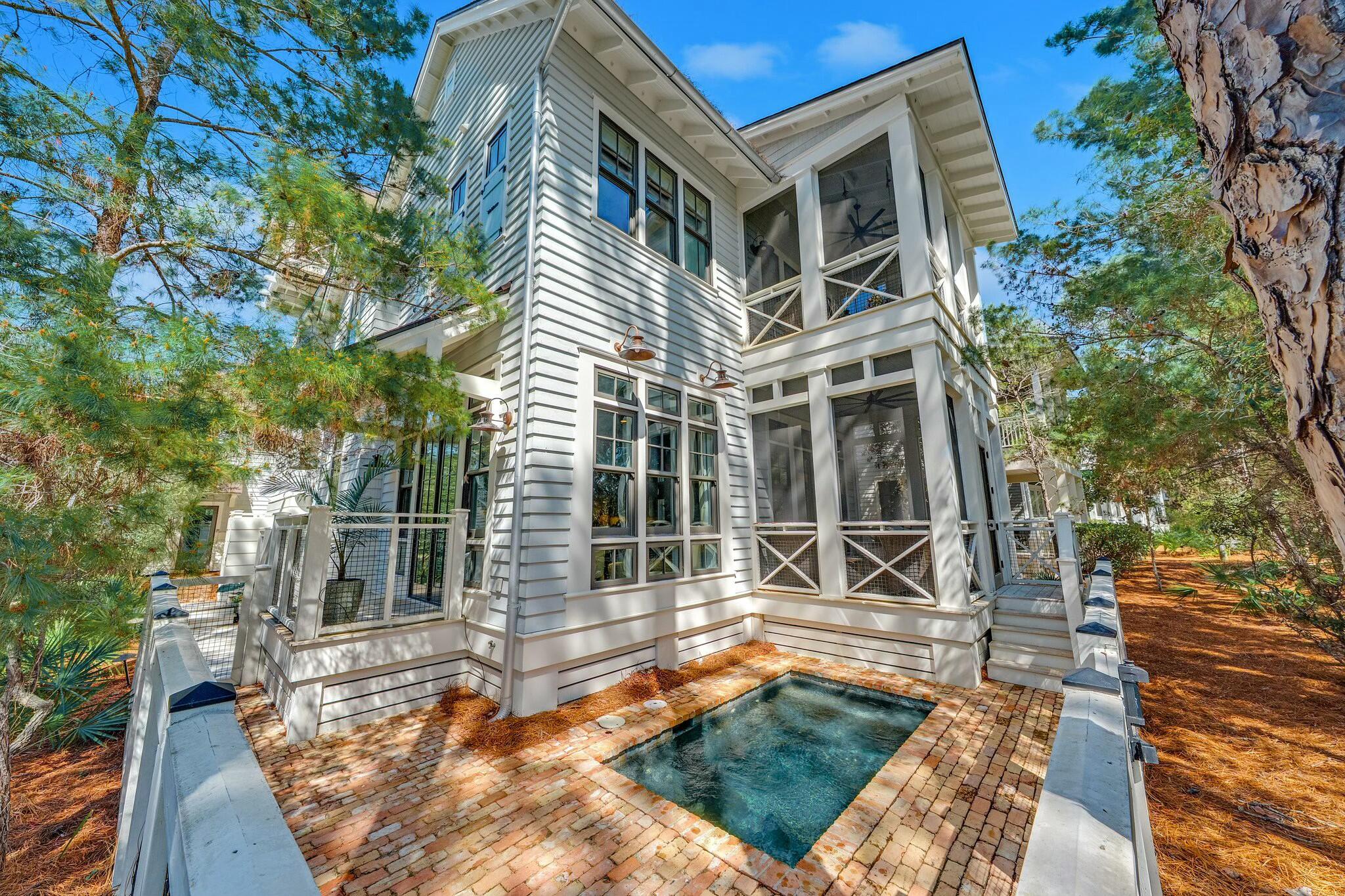 69 W Yacht Pond Lane