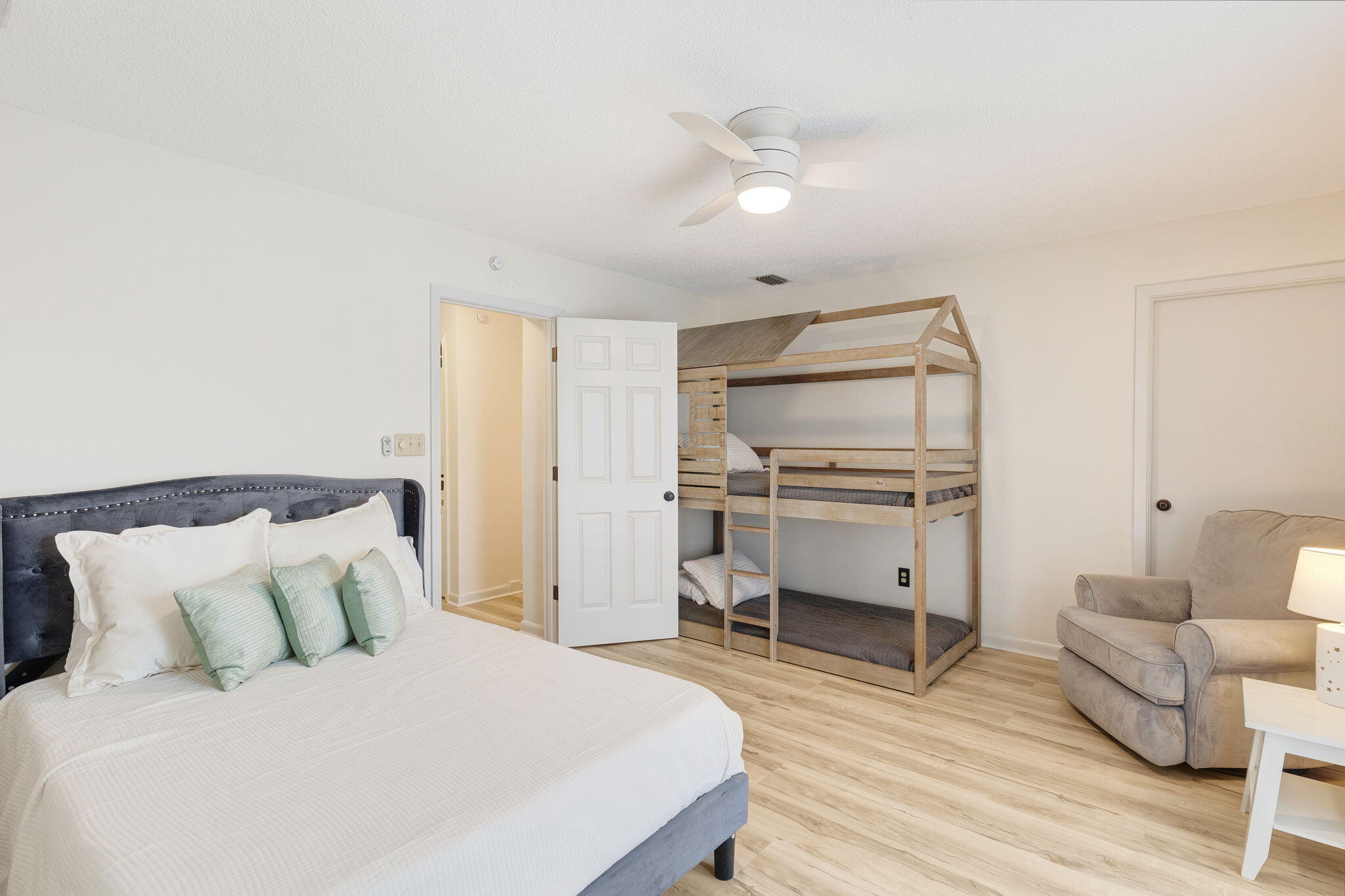 735 Sandpiper Place, 10524