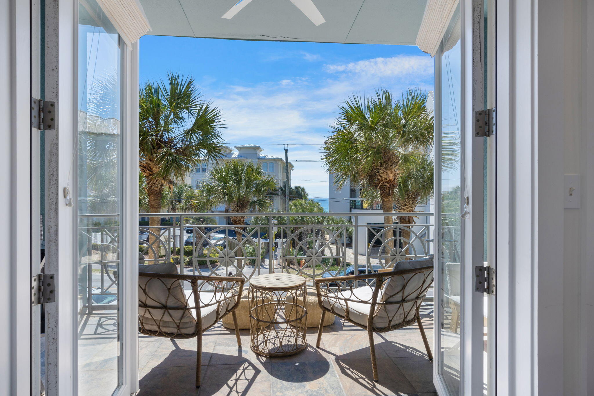 95 Laura Hamilton Boulevard, 206