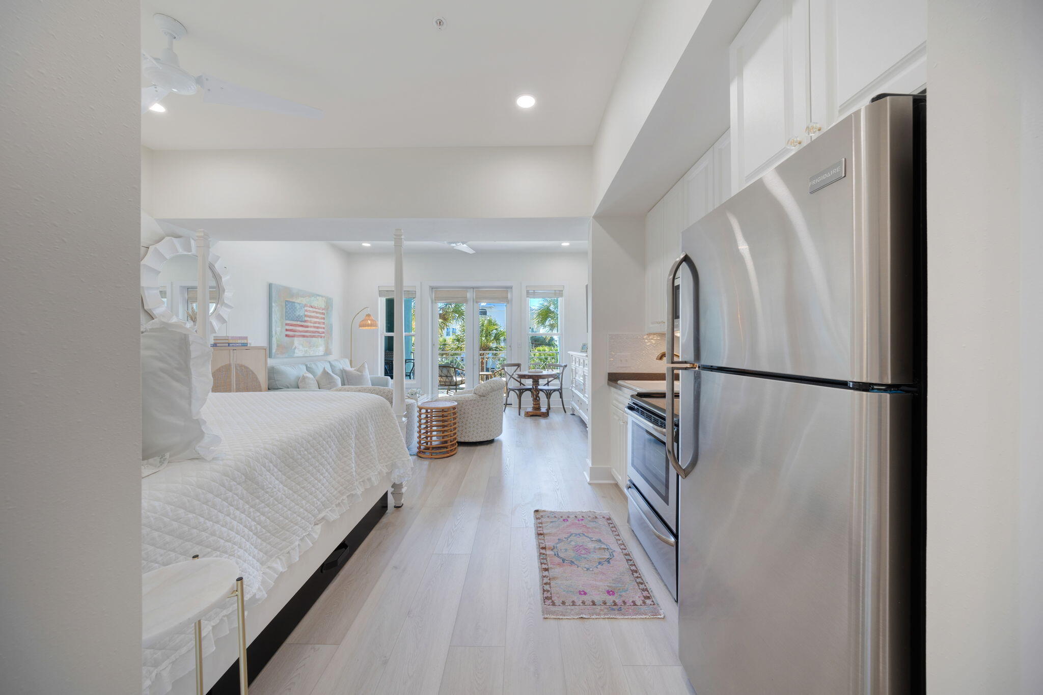 95 Laura Hamilton Boulevard, 206