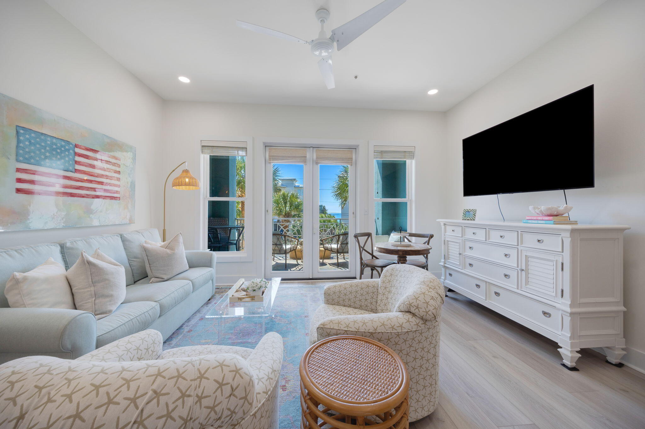 95 Laura Hamilton Boulevard, 206