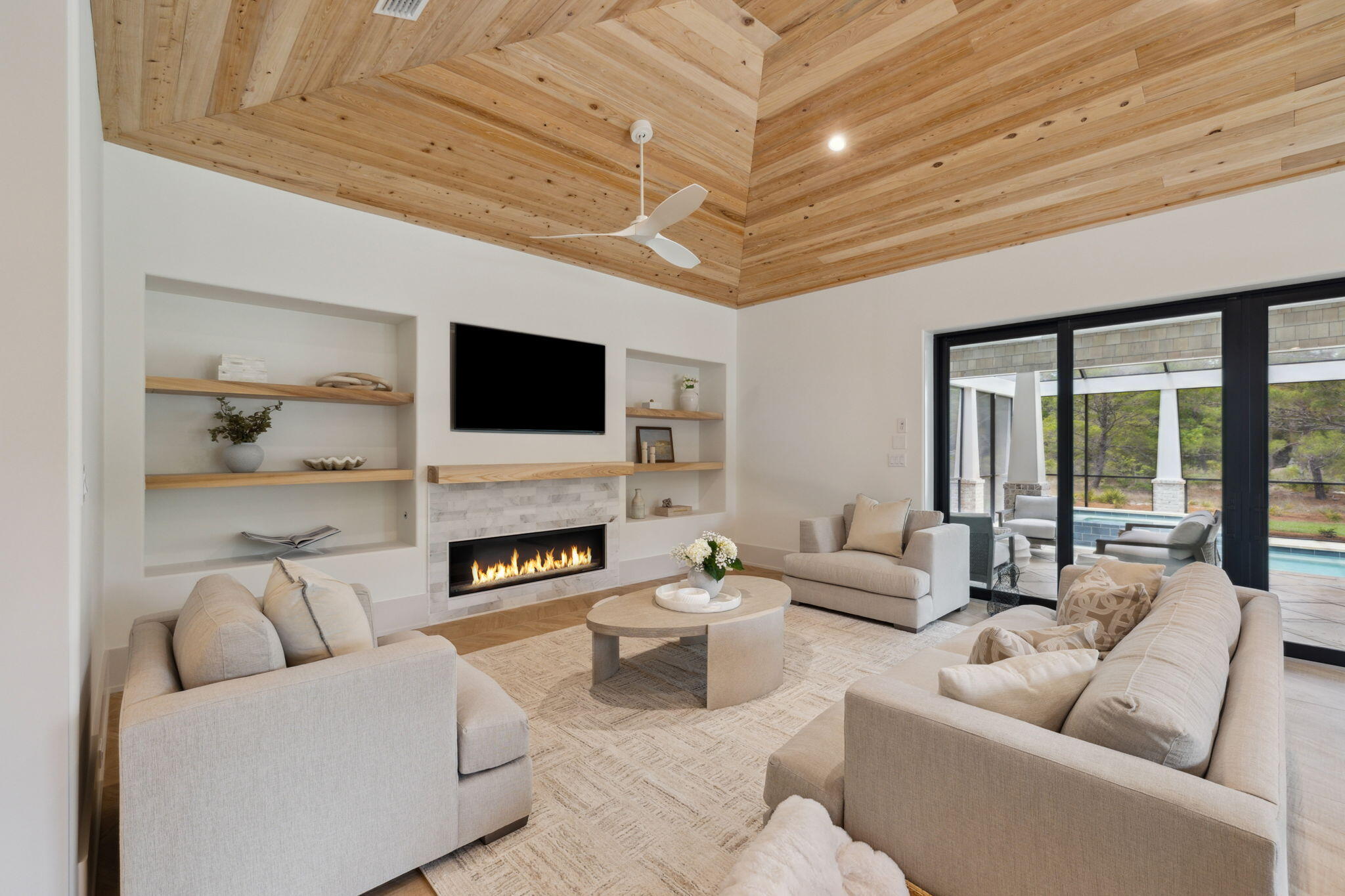 1621 Meadow Lark Way