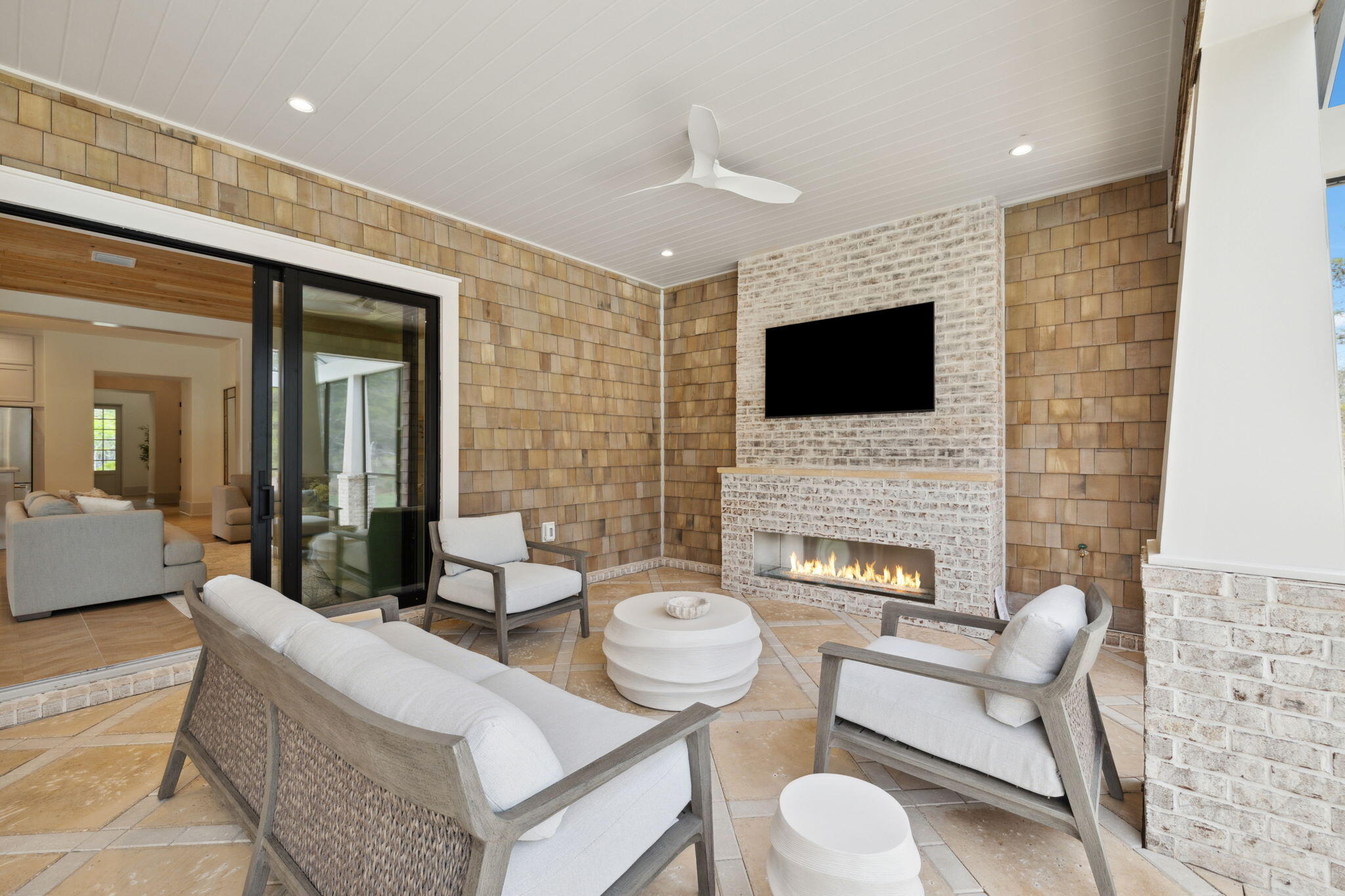 1621 Meadow Lark Way