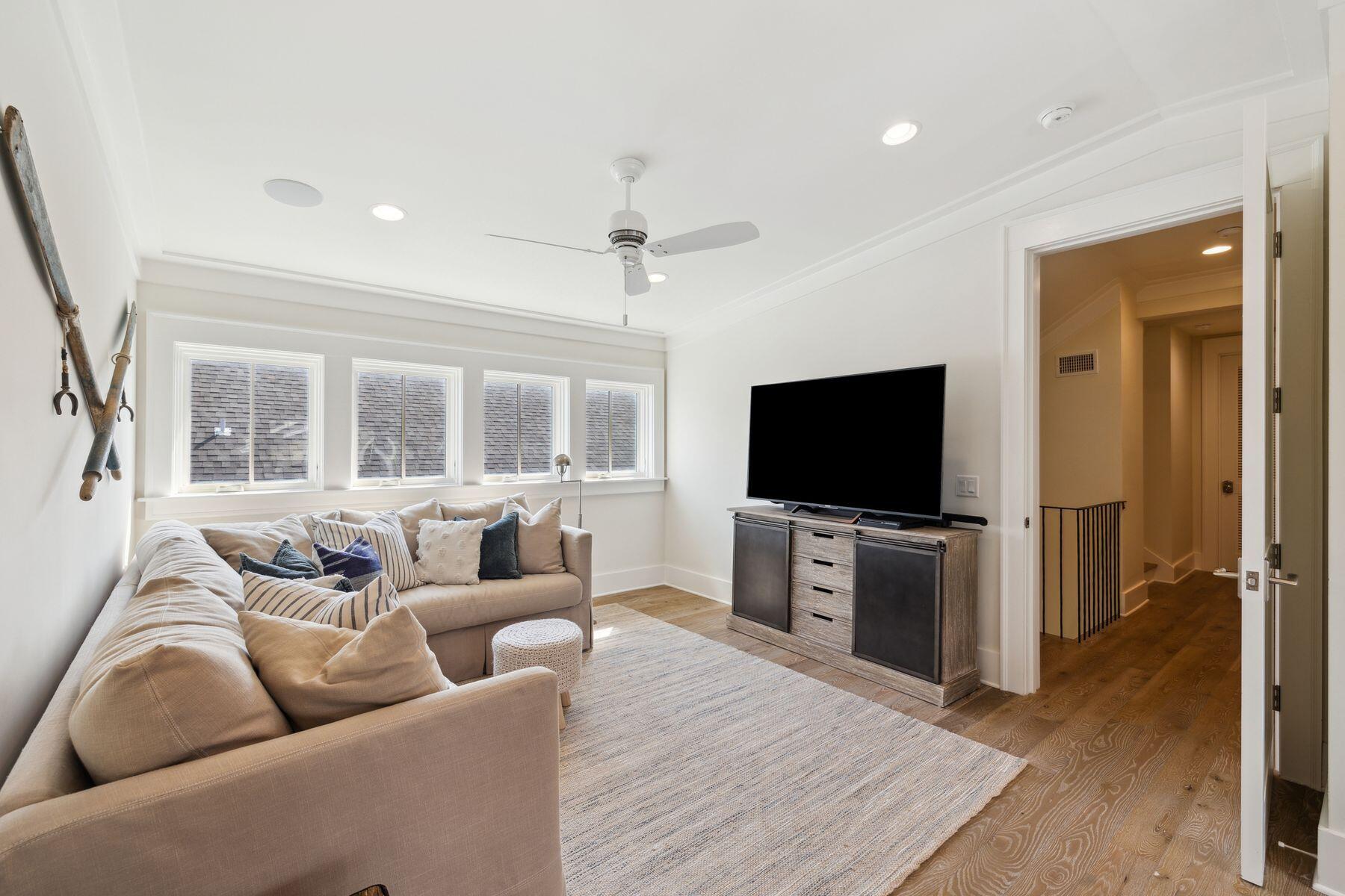 17 Compass Point Way