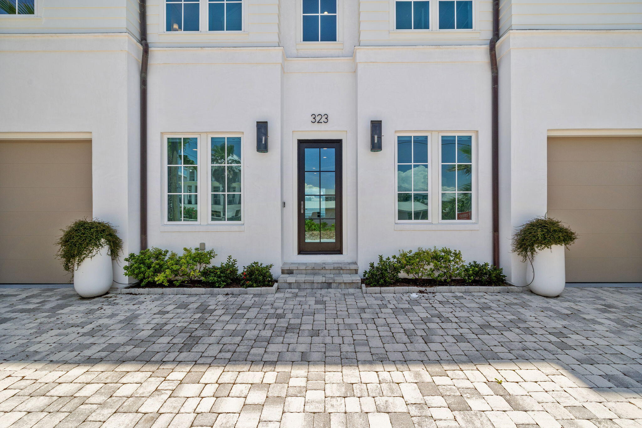 323 Pompano Street