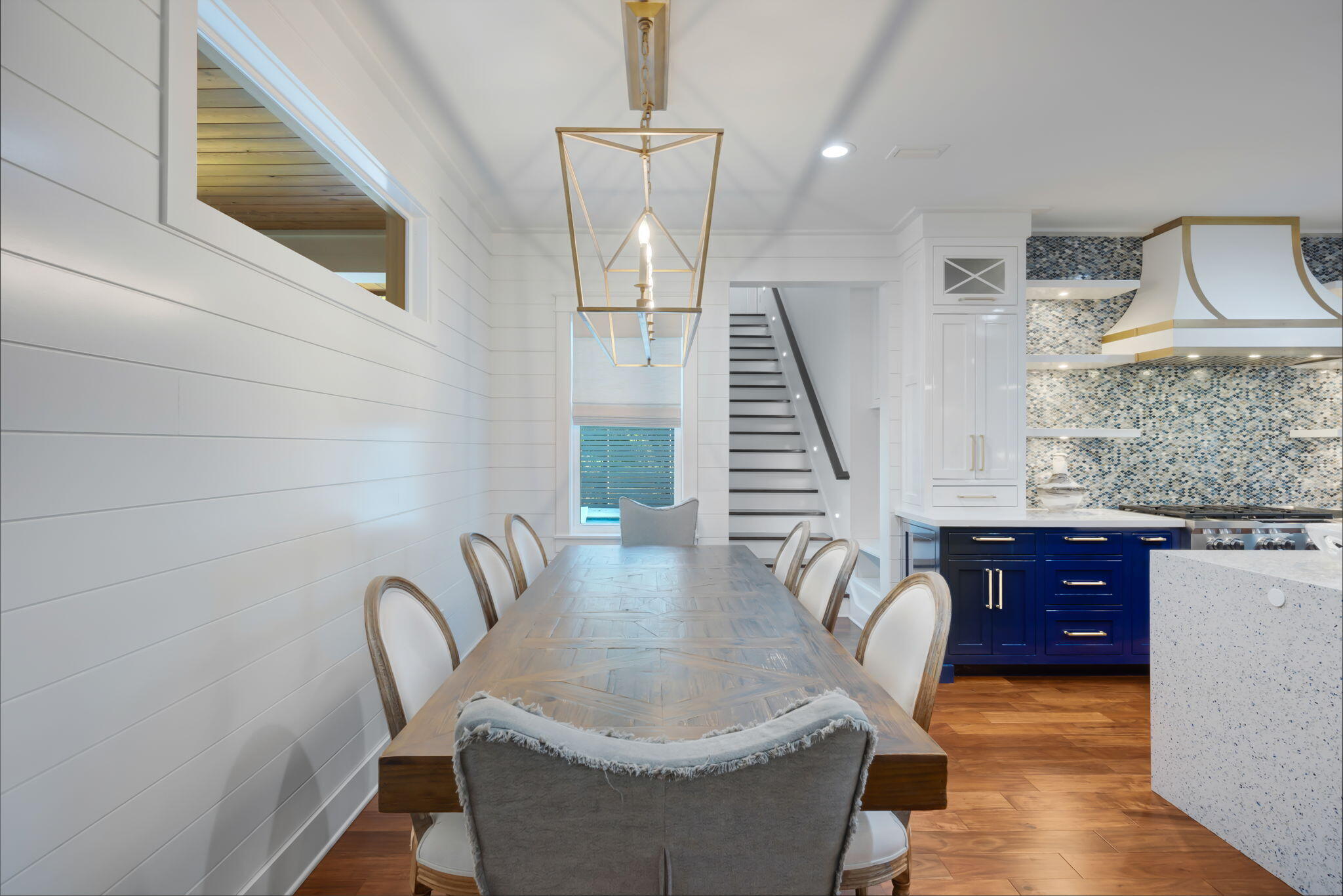 290 Seabreeze Boulevard