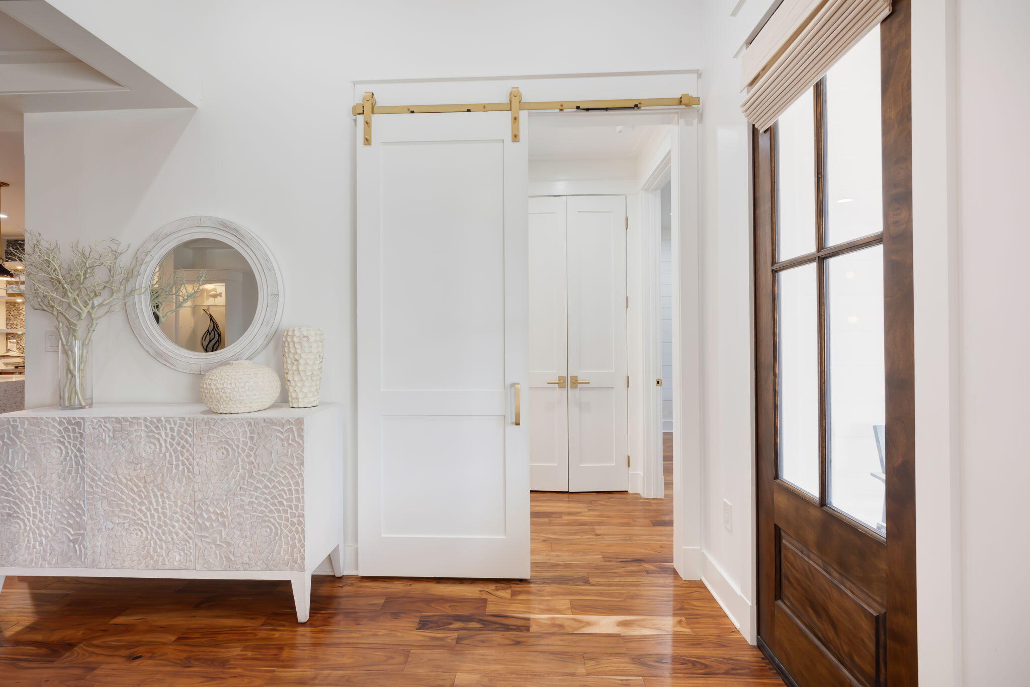 290 Seabreeze Boulevard