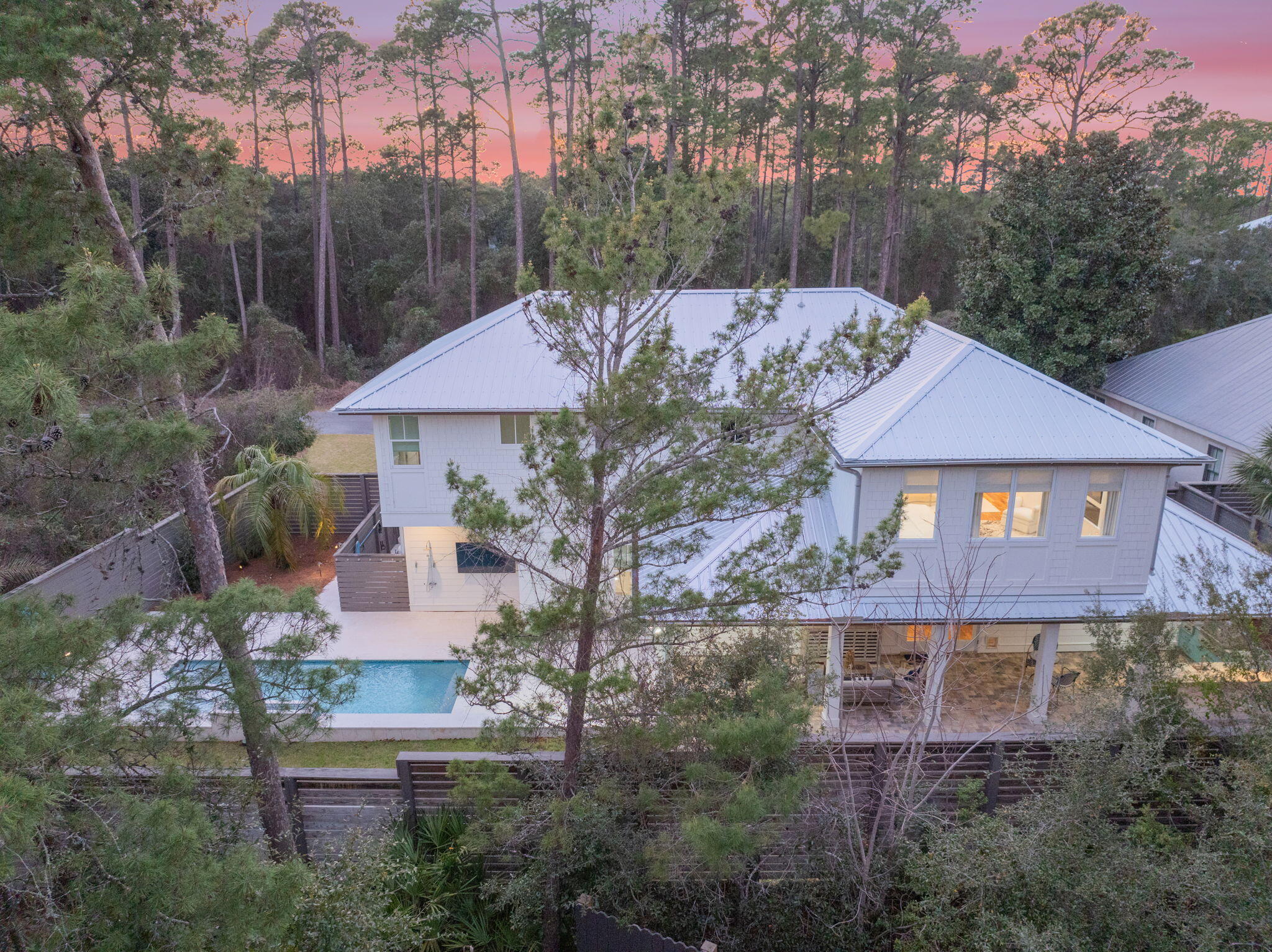 290 Seabreeze Boulevard