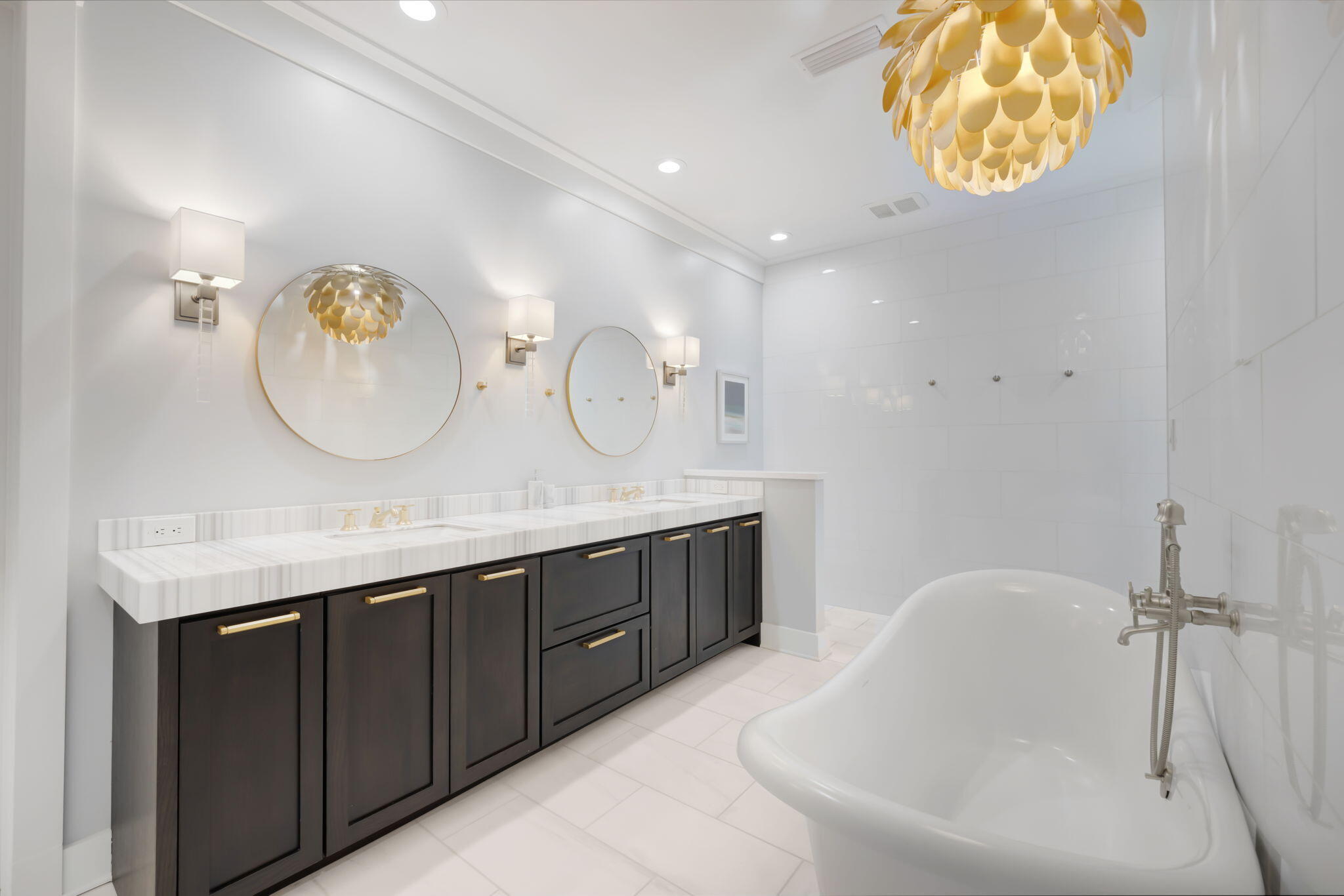 290 Seabreeze Boulevard