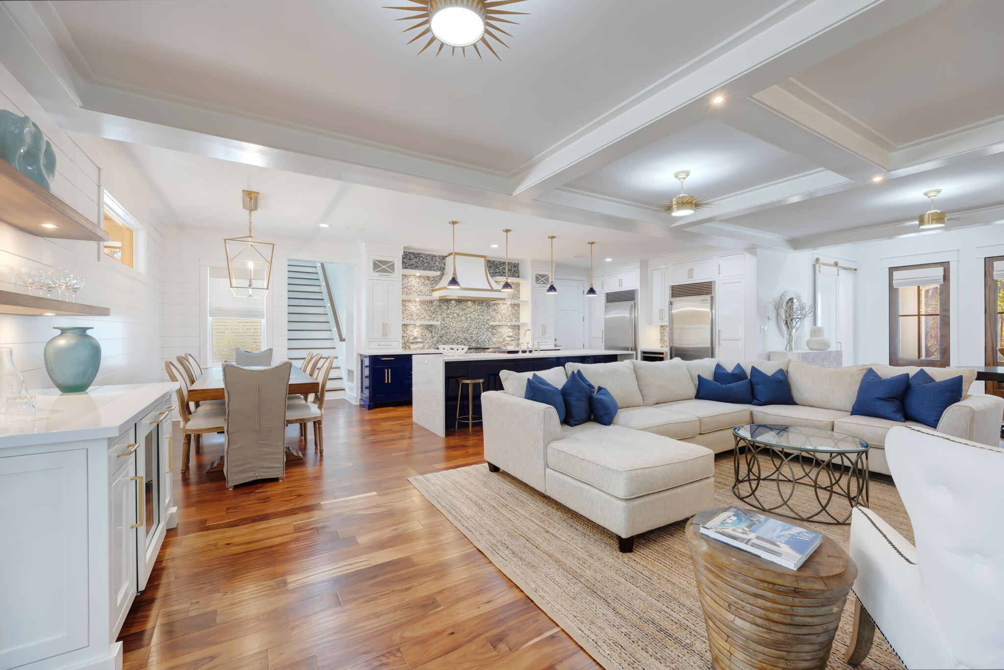 290 Seabreeze Boulevard