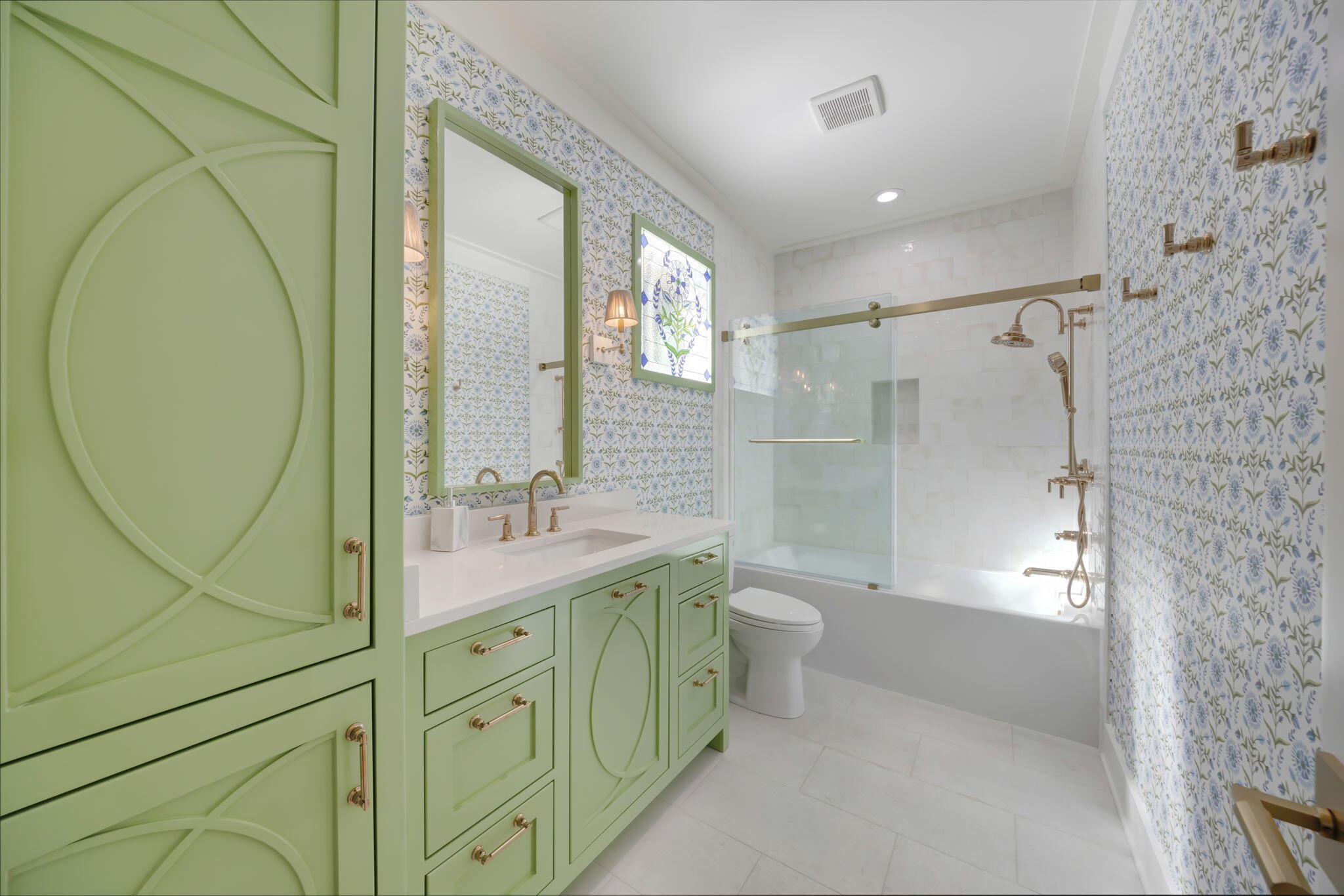 290 Seabreeze Boulevard