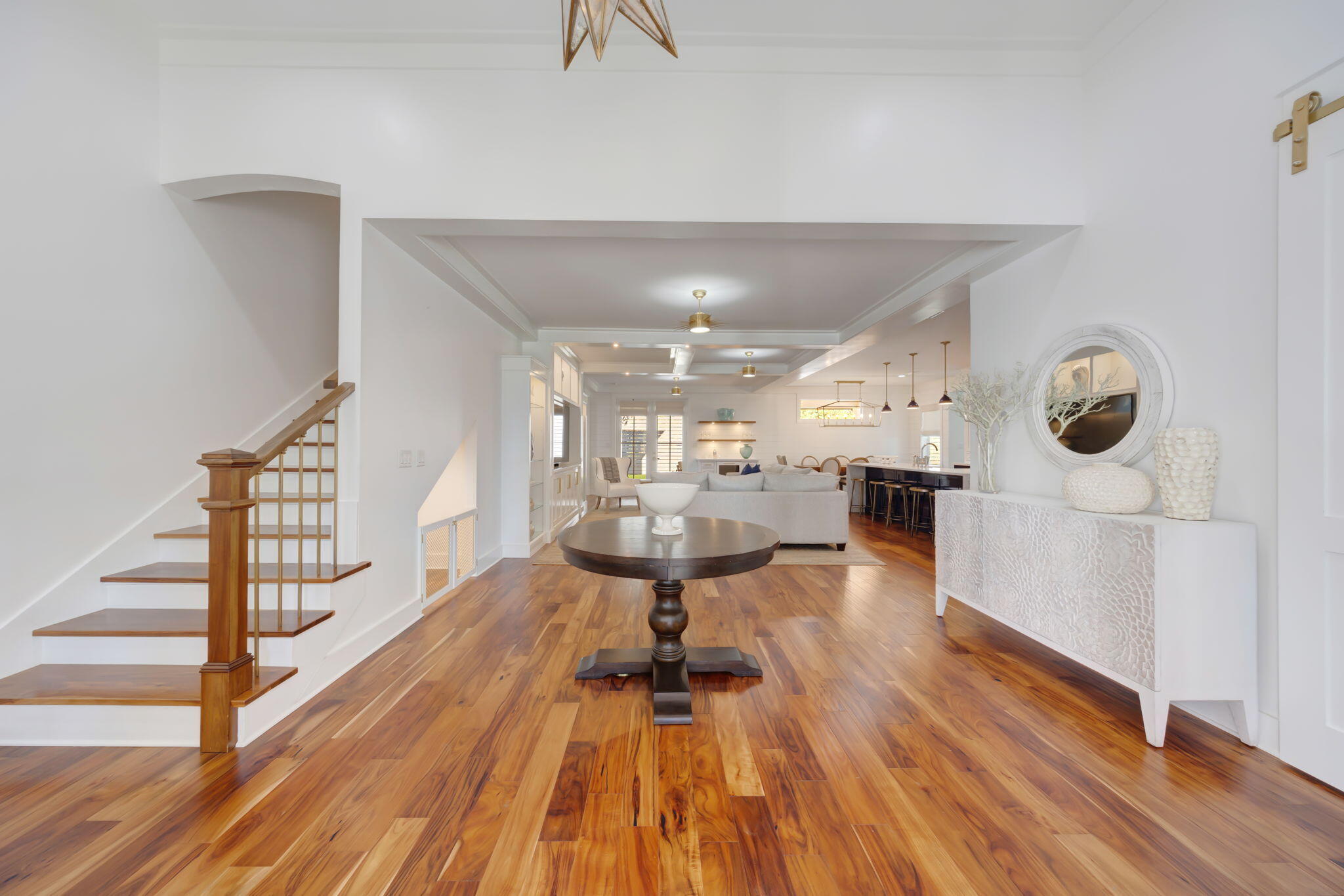 290 Seabreeze Boulevard