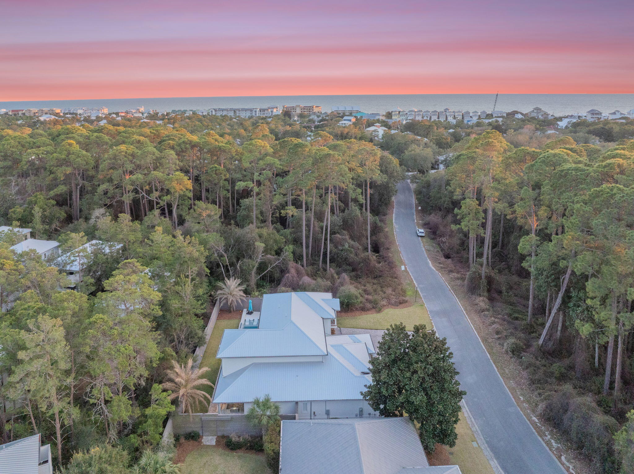 290 Seabreeze Boulevard