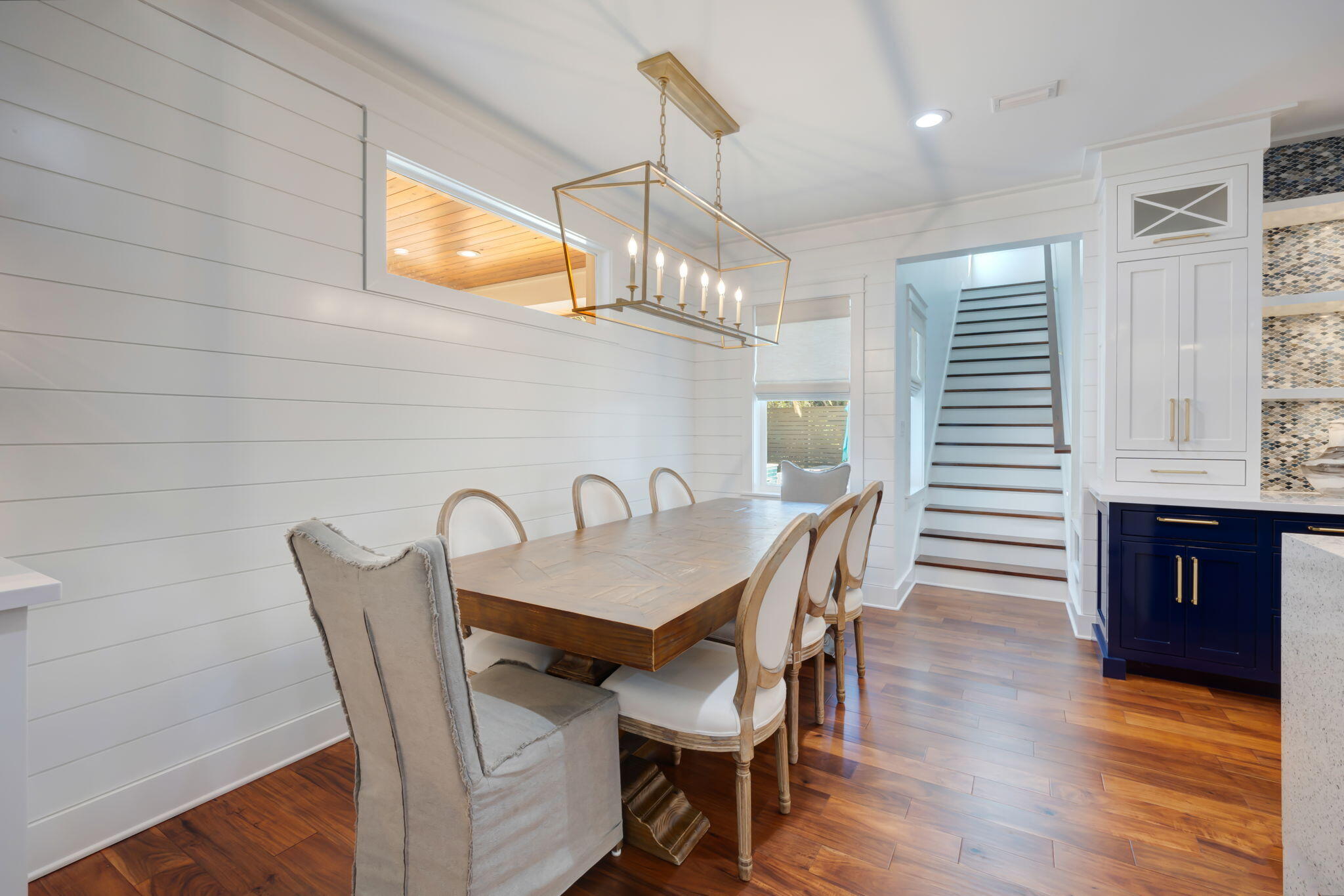 290 Seabreeze Boulevard