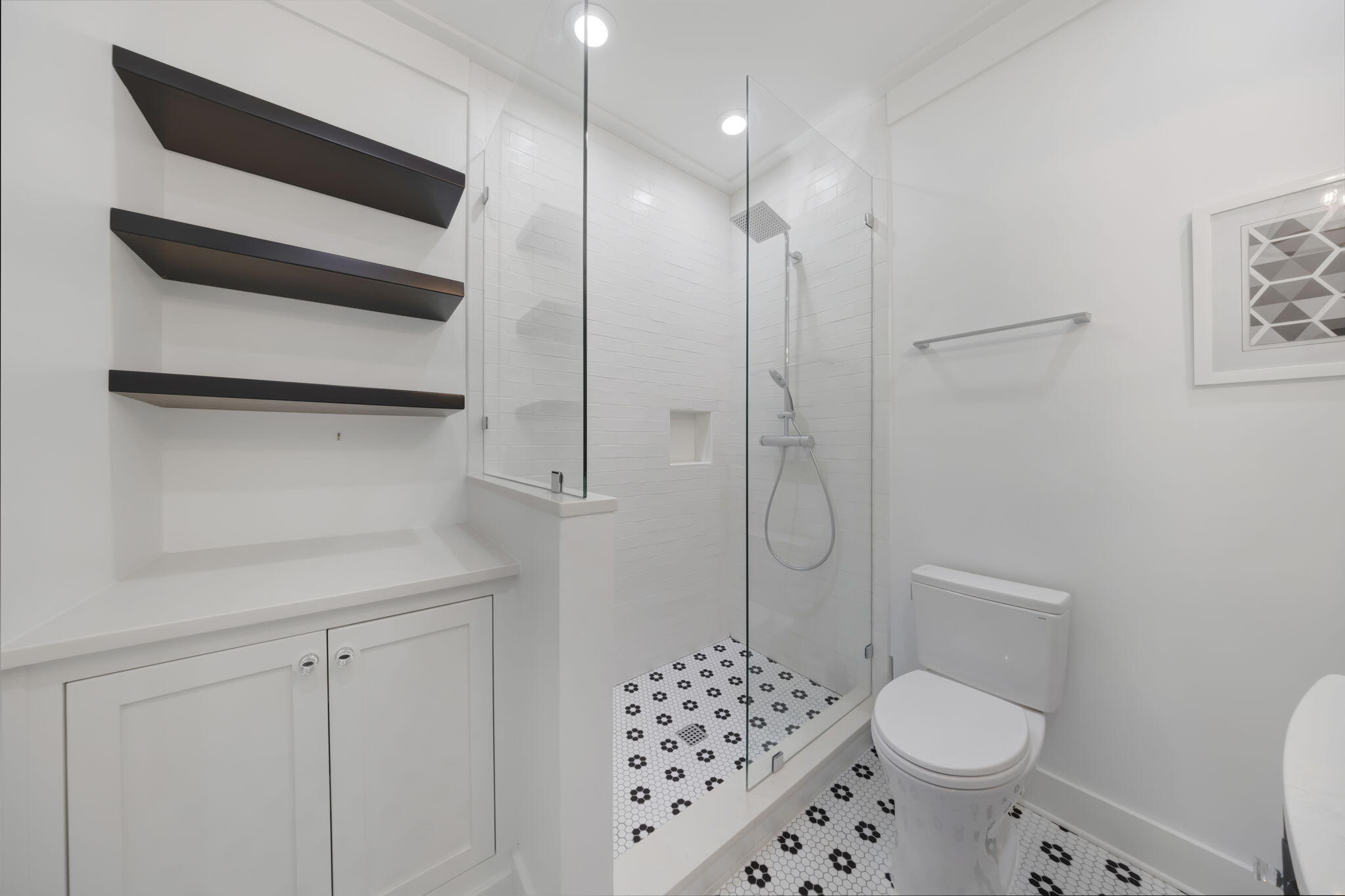 290 Seabreeze Boulevard