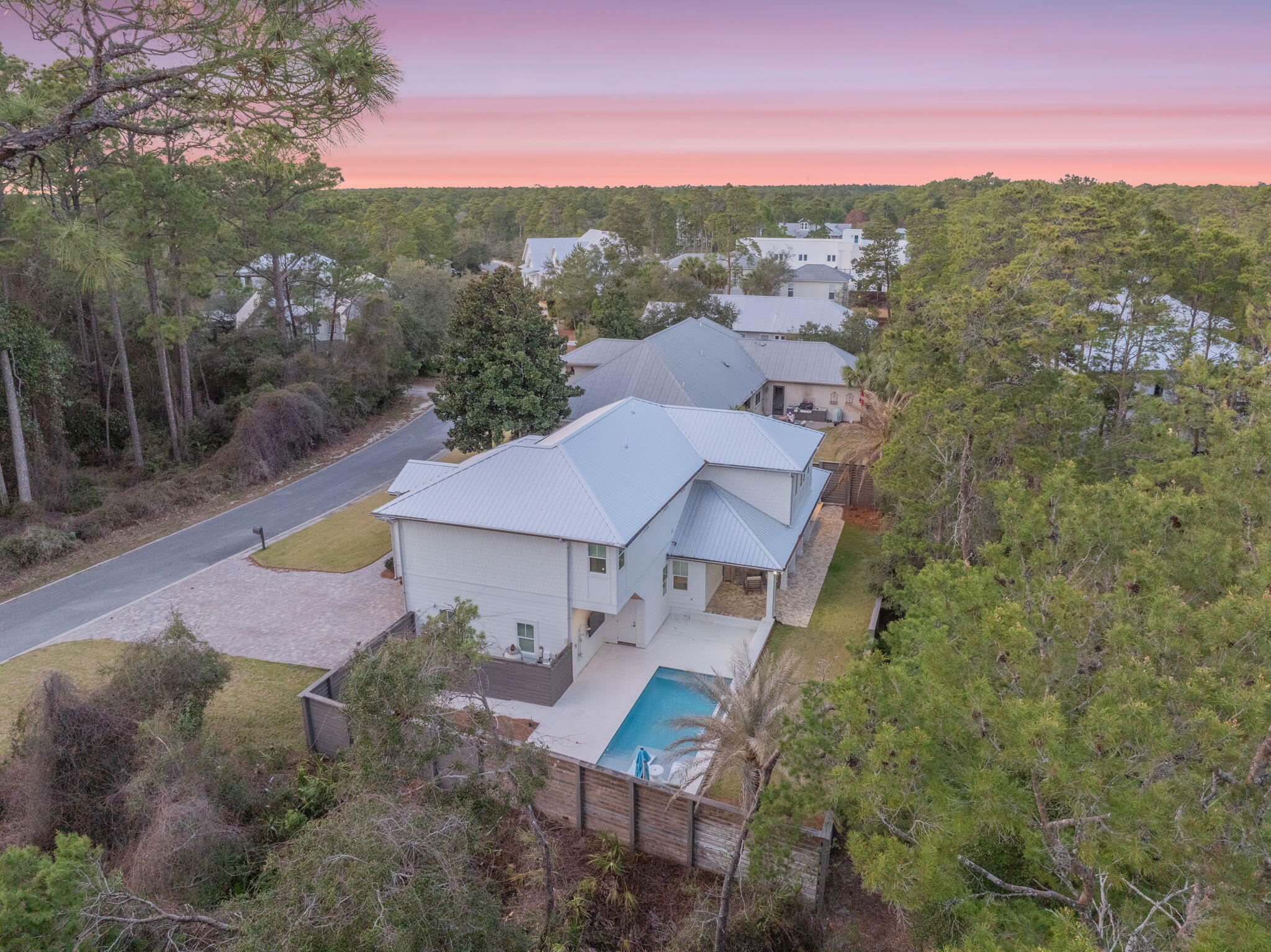 290 Seabreeze Boulevard