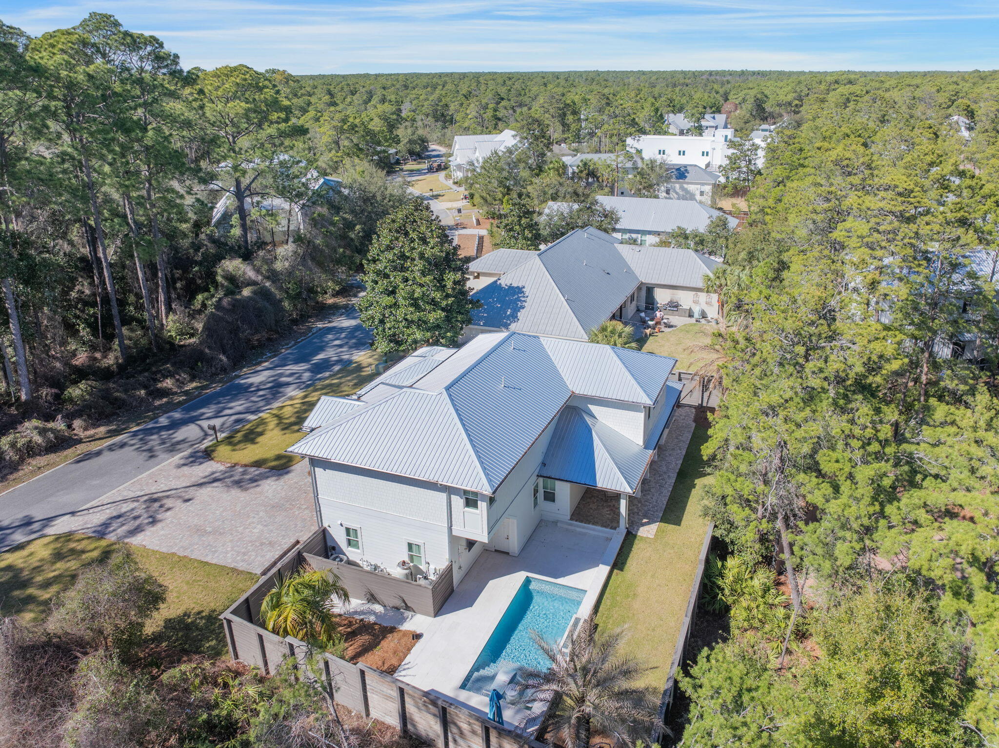 290 Seabreeze Boulevard