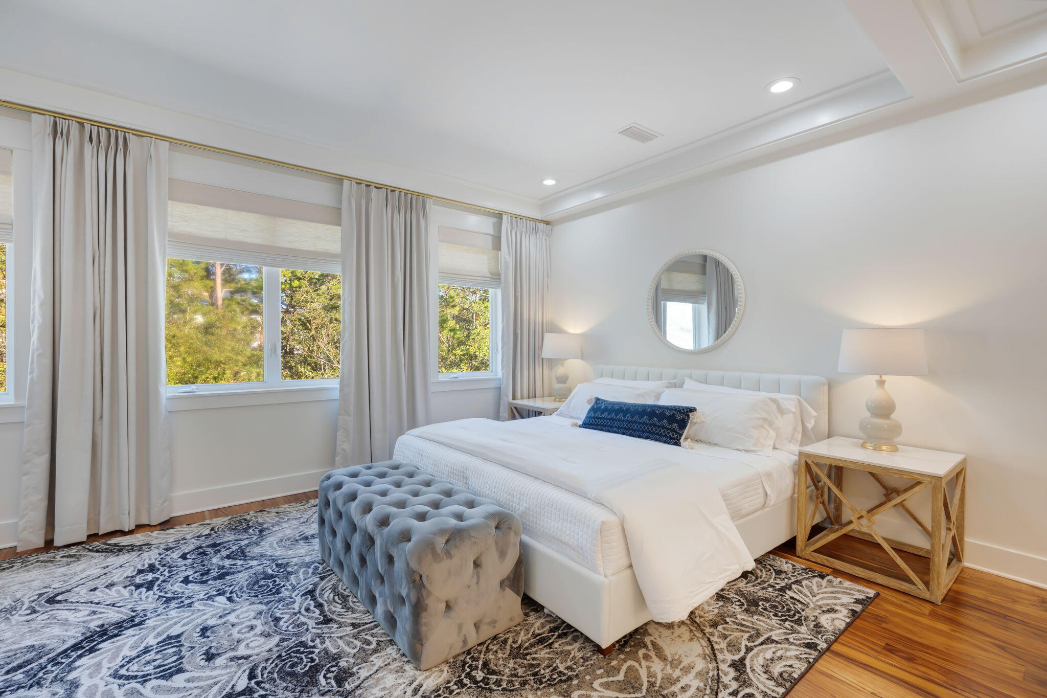 290 Seabreeze Boulevard