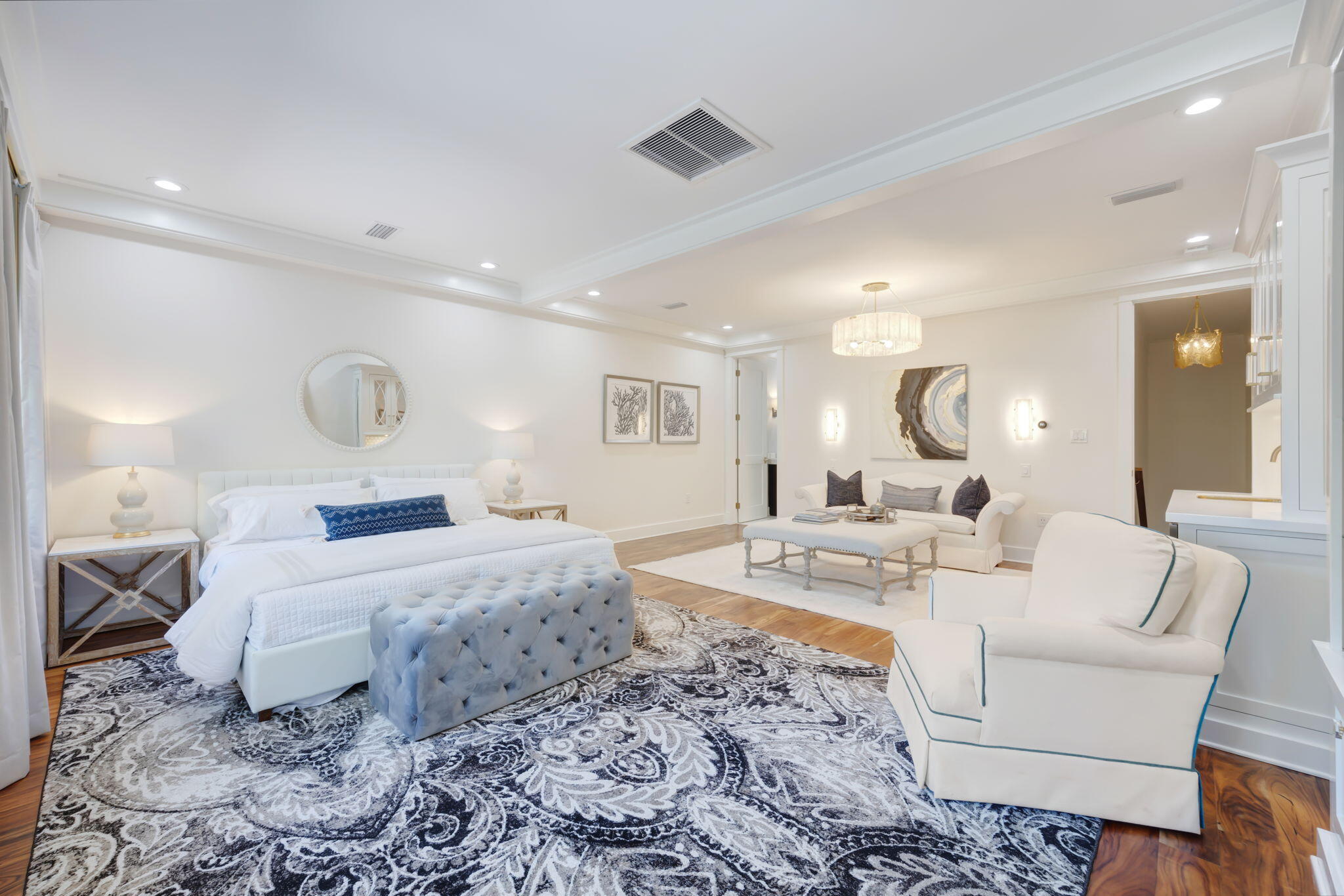 290 Seabreeze Boulevard