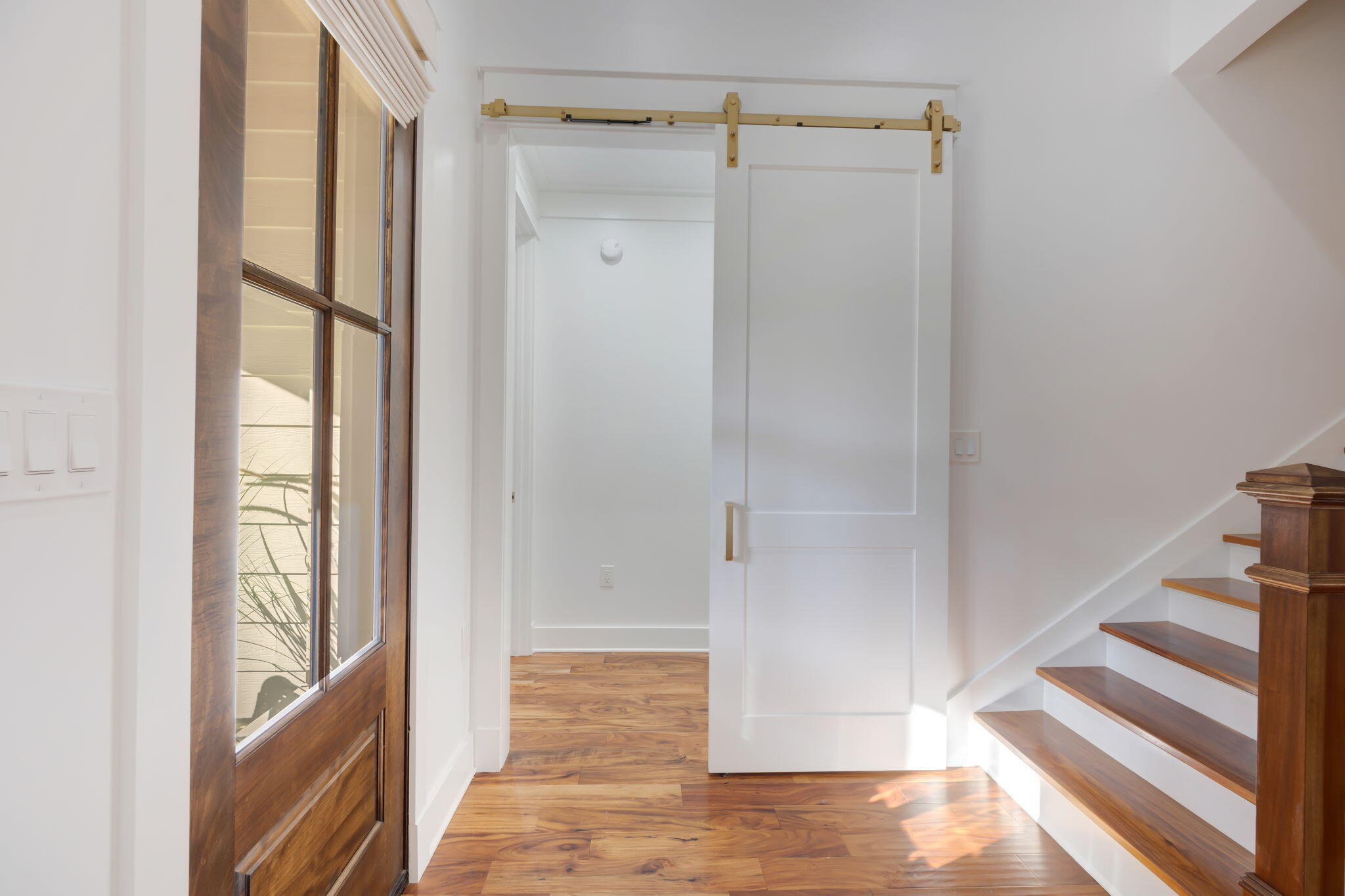 290 Seabreeze Boulevard