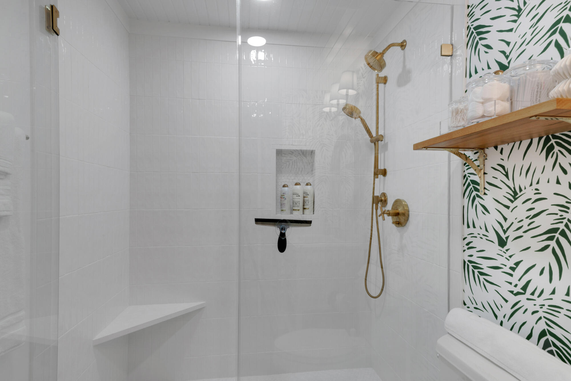 4984 W County Highway 30A, 5B