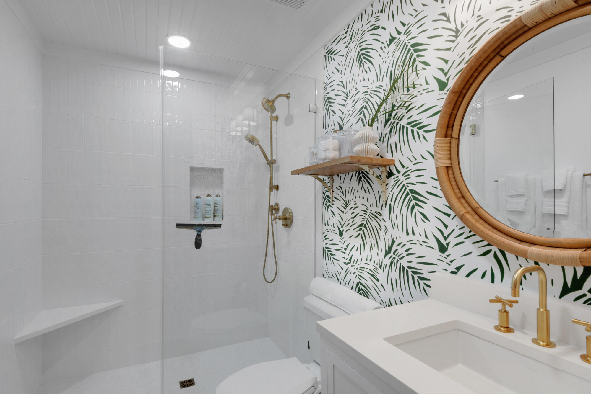 4984 W County Highway 30A, 5B