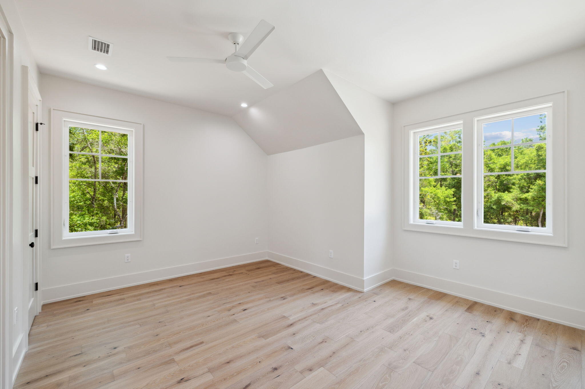 35 E Headwater Trail