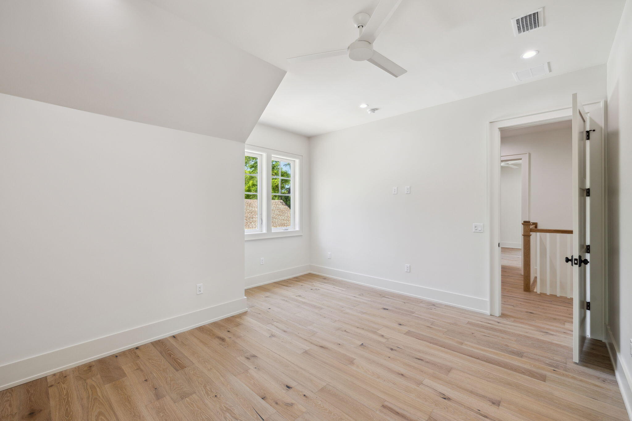 35 E Headwater Trail