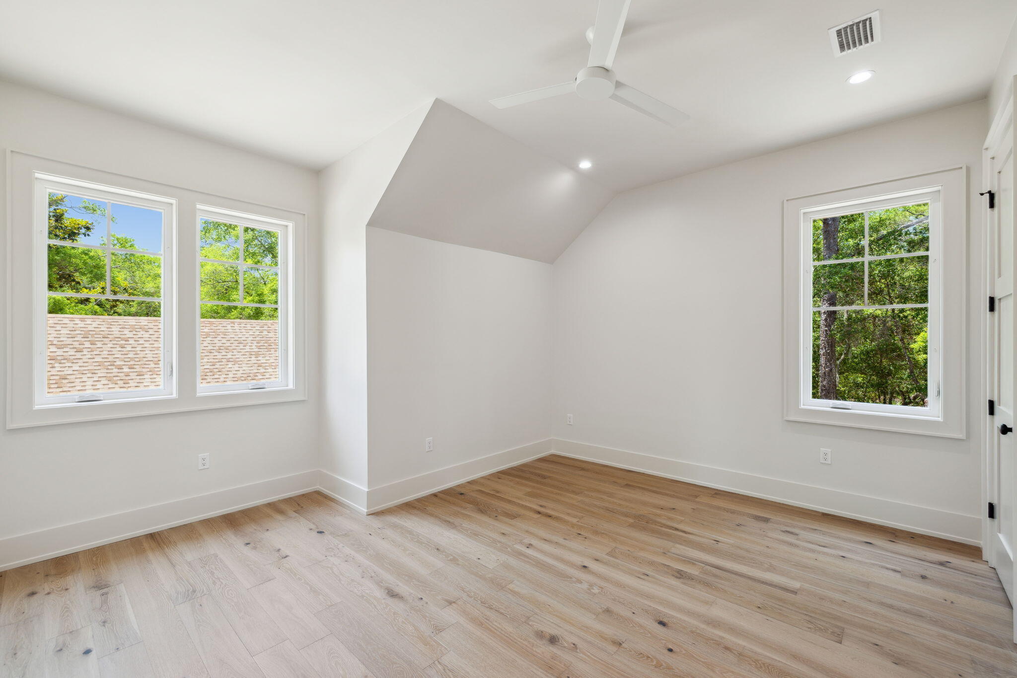 35 E Headwater Trail