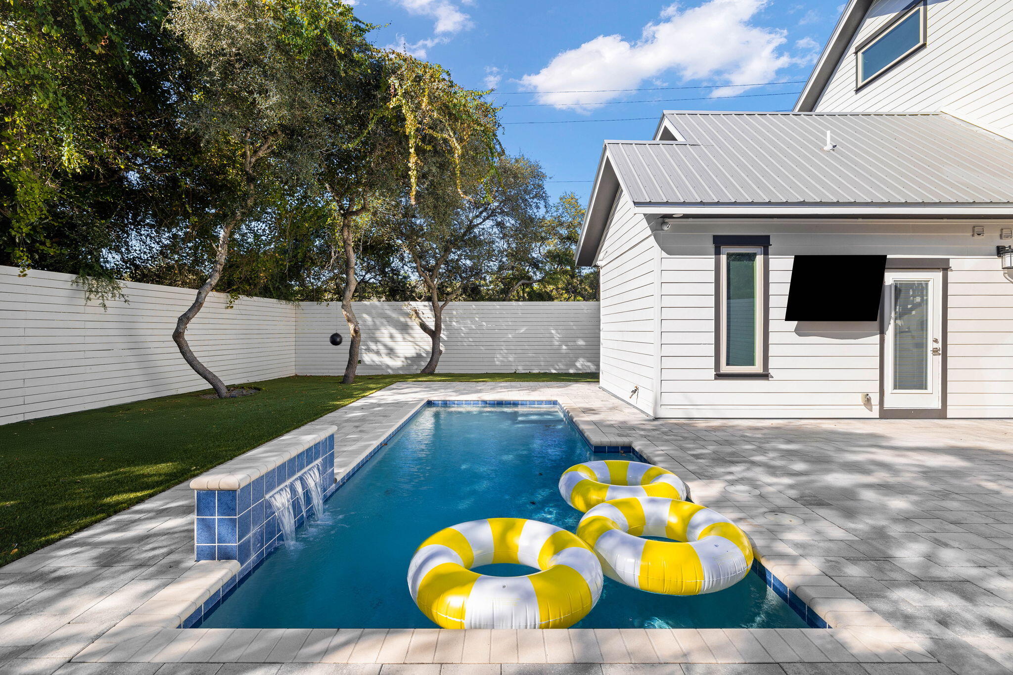 18 Sand Cliffs Drive