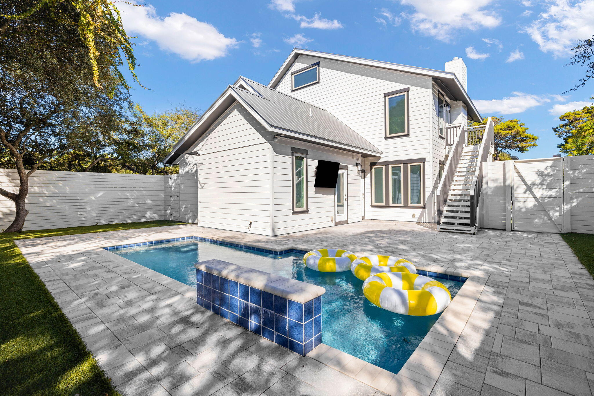 18 Sand Cliffs Drive